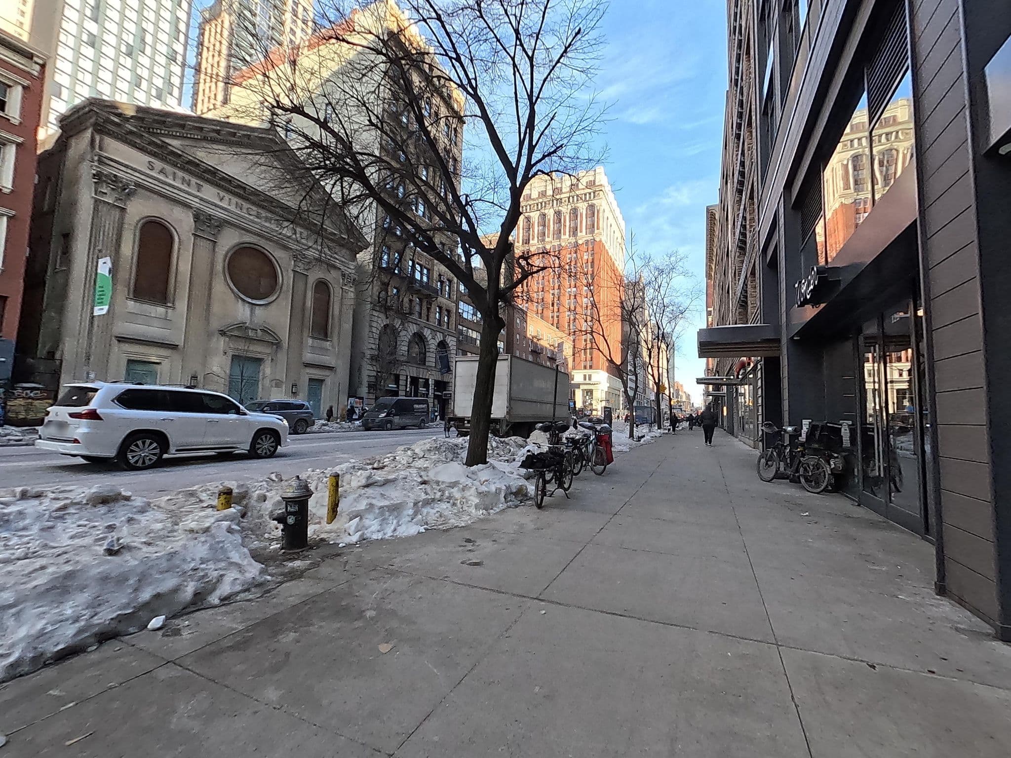 Street view near The Inn on 23rd, Gramercy Park — © jlin4529 (CC BY-SA · Mapillary)