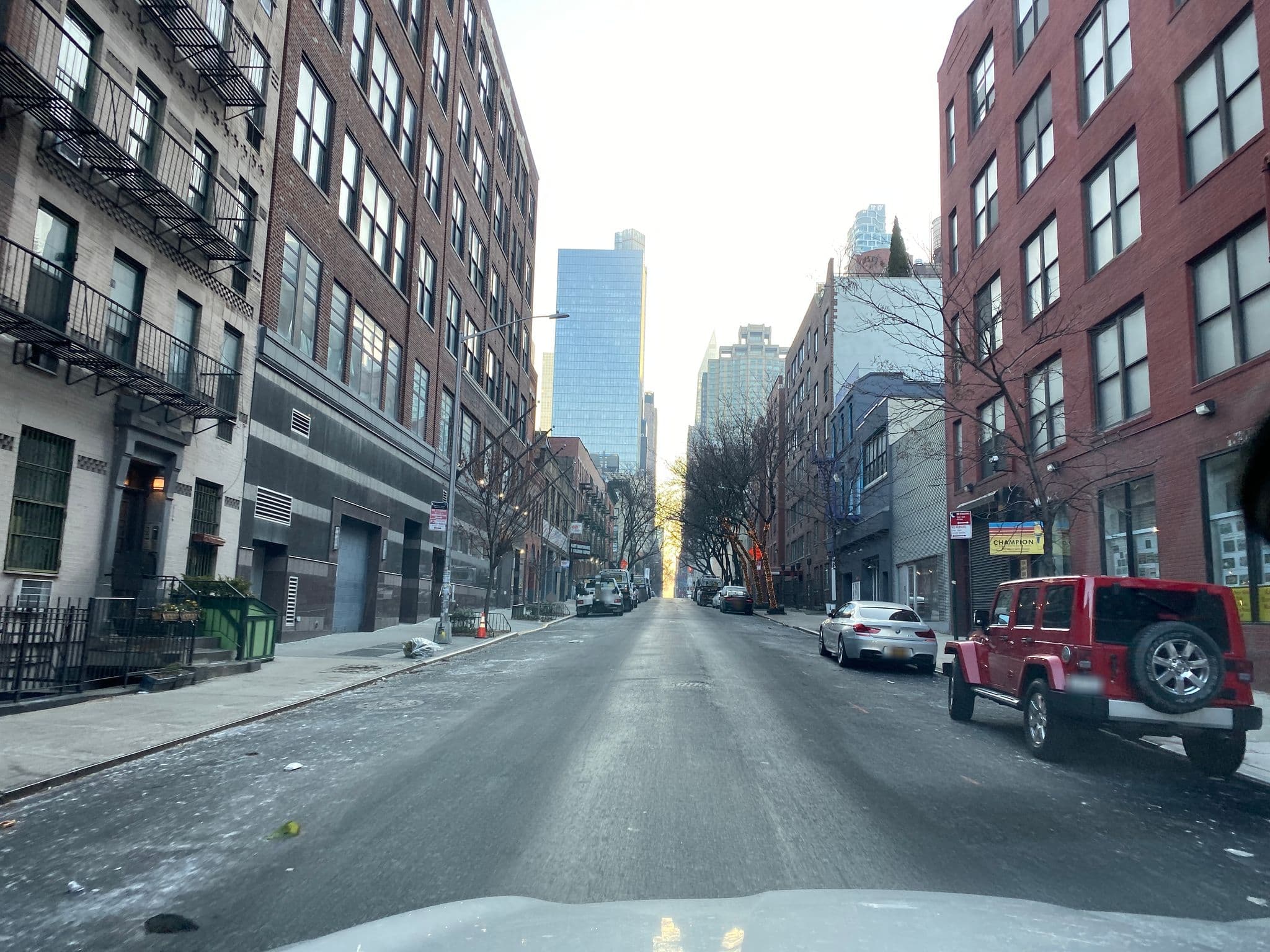 Street view near Tyler's Couch, Hell's Kitchen — © smartmaper (CC BY-SA · Mapillary)
