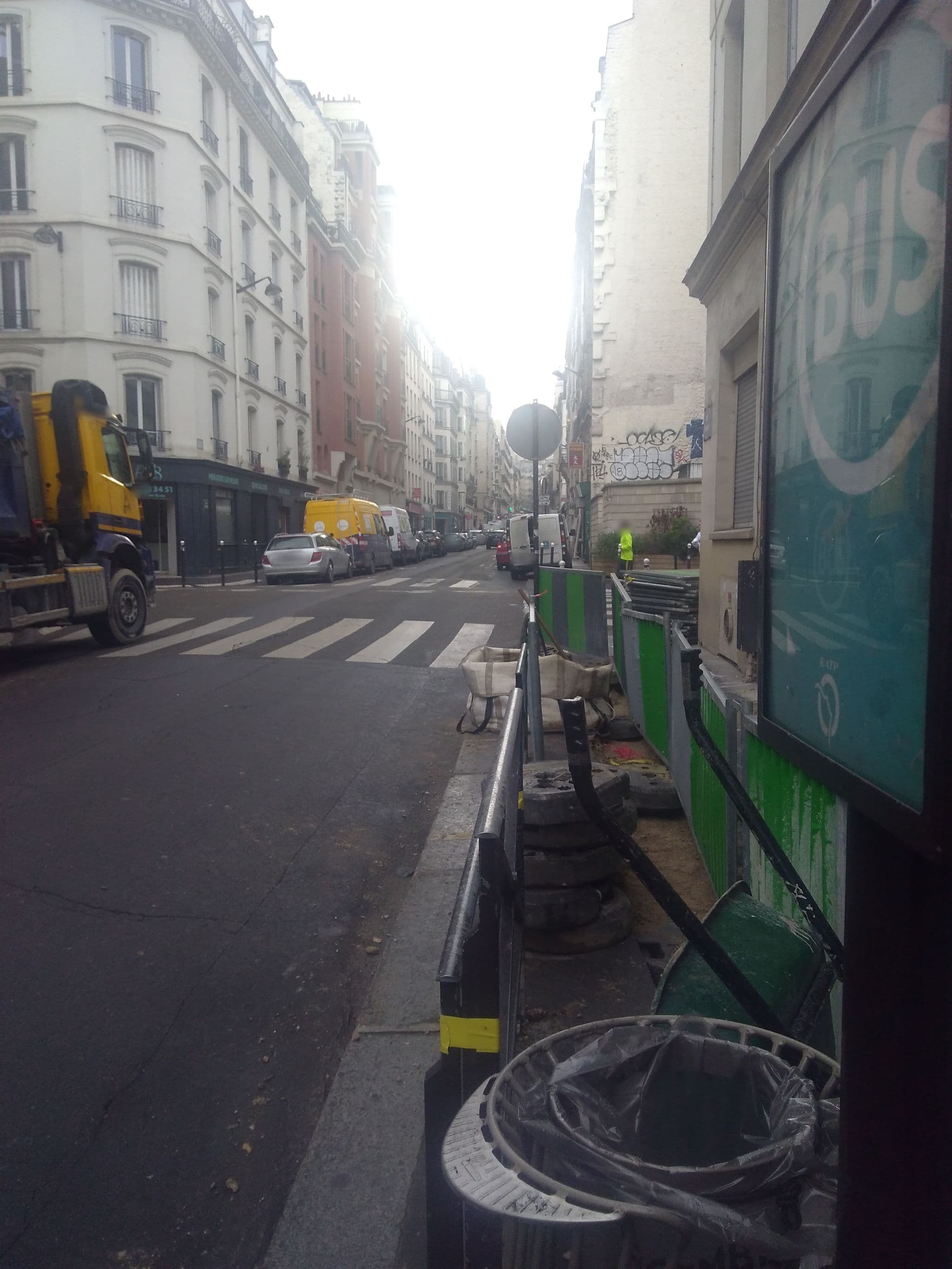 Street view near Foyer d'étudiants - Chemin Neuf, Paris 18 Buttes-Montmartre — © nlehuby (CC BY-SA · Mapillary)
