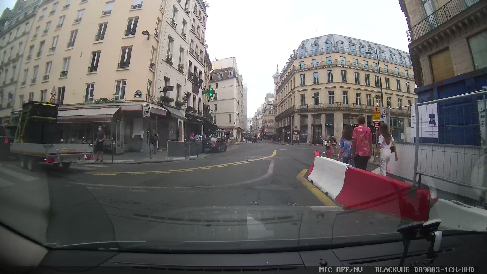 Street view near Timhotel Louvre, Paris 01 Louvre — © grobin (CC BY-SA · Mapillary)