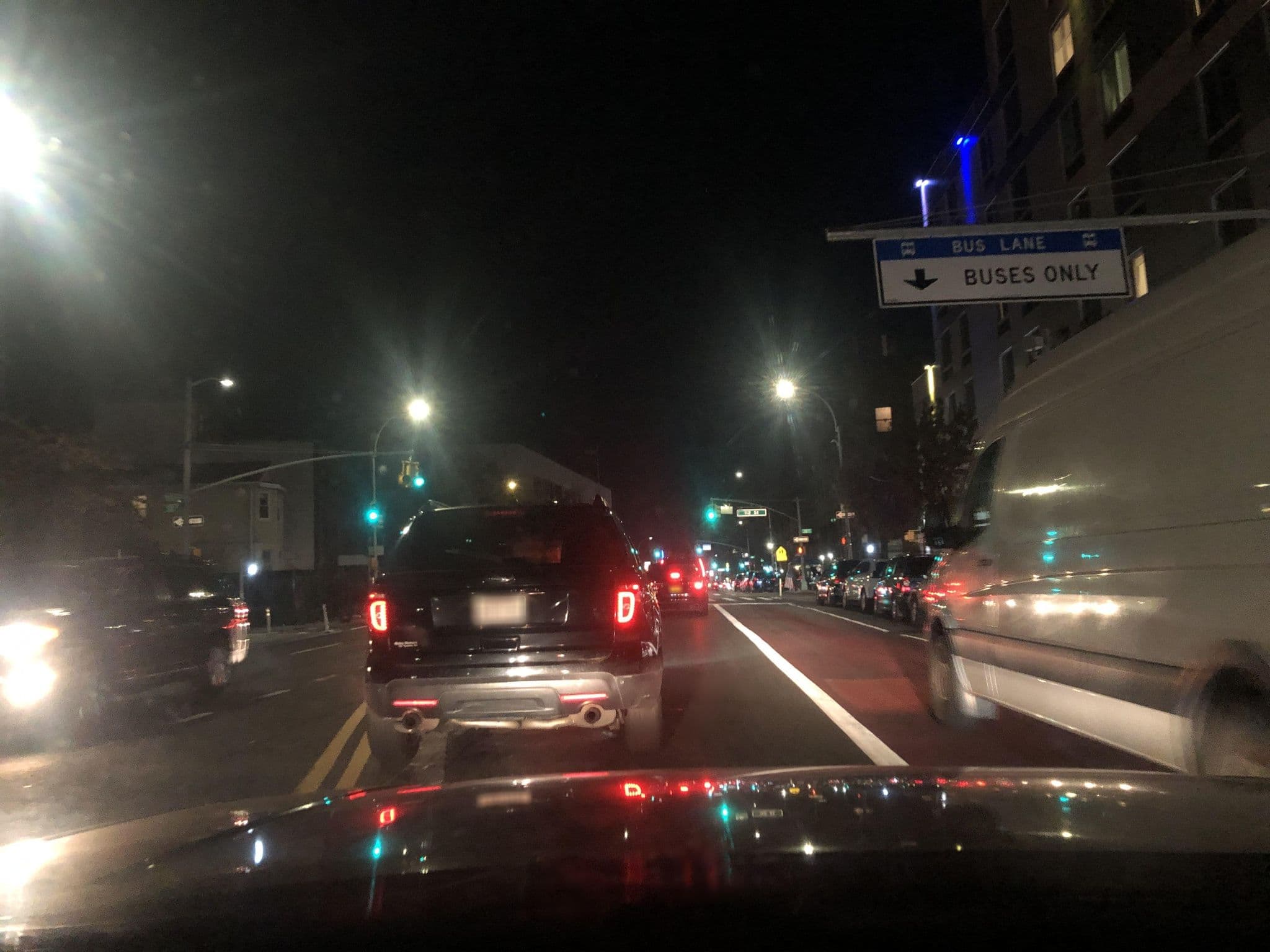 Street view near Breakfast, East Elmhurst — © ncielpqSk28j (CC BY-SA · Mapillary)
