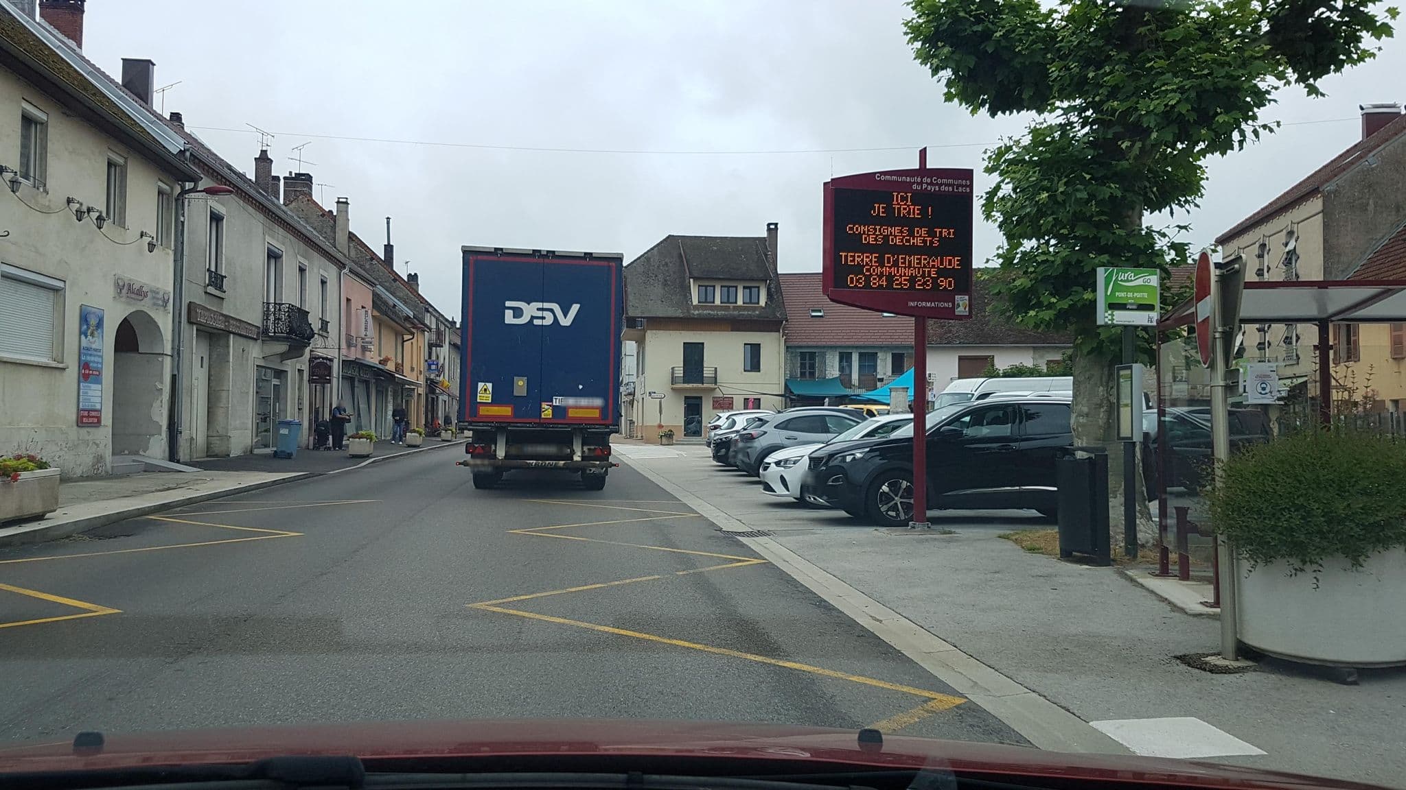 Street view near Hôtel de l'Ain, Clairvaux-les-Lacs — © pyrog (CC BY-SA · Mapillary)