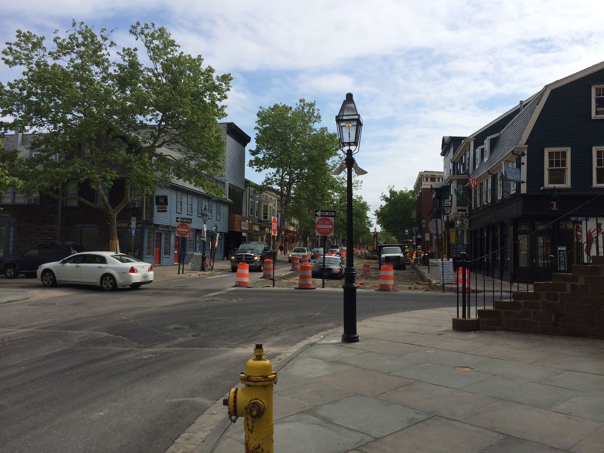 Street view near Newport Chalet, Newport — © twolfskehl (CC BY-SA · Mapillary)