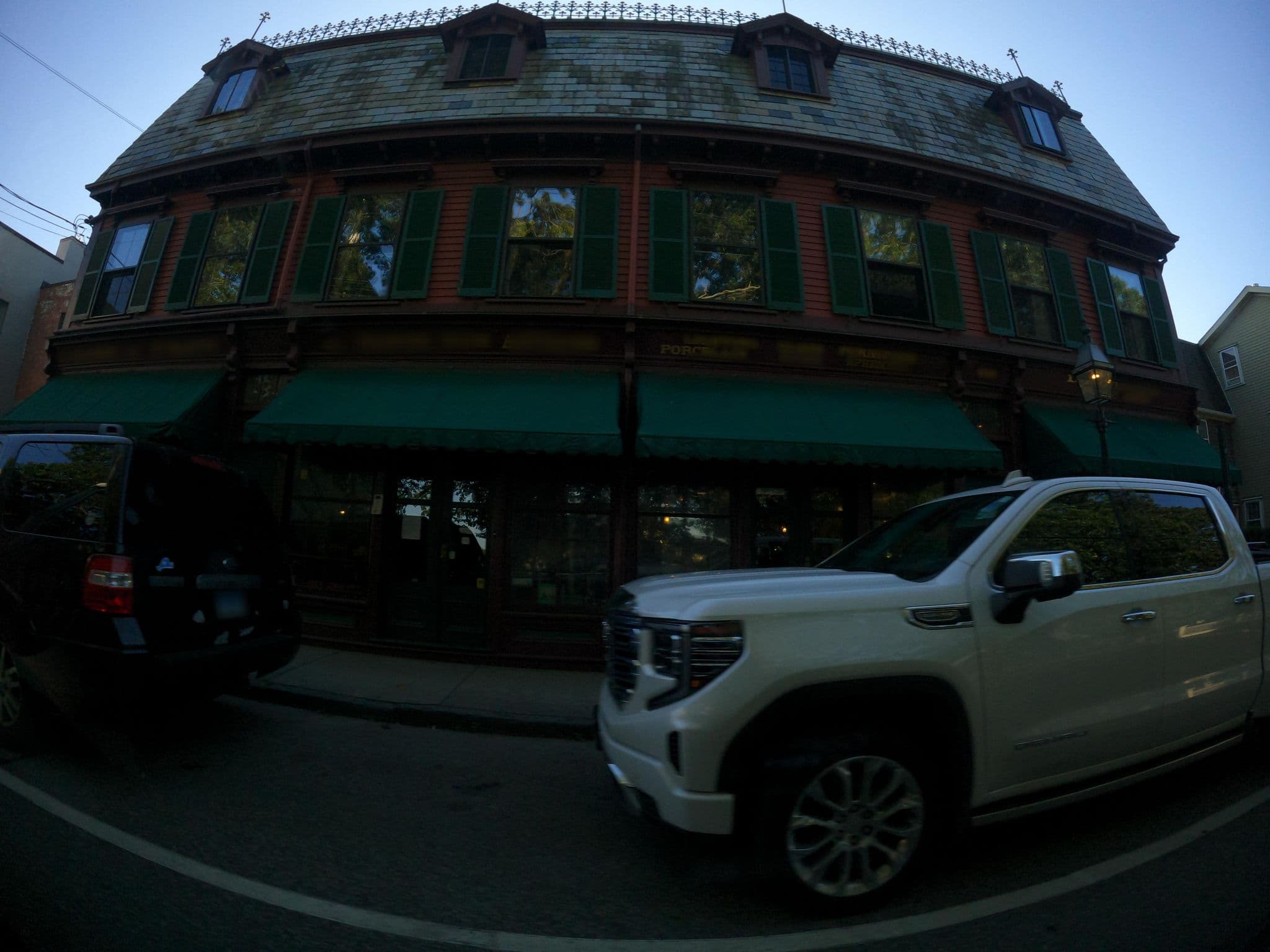Street view near Govenor Sanford House, Newport — © roadgeek_md99 (CC BY-SA · Mapillary)