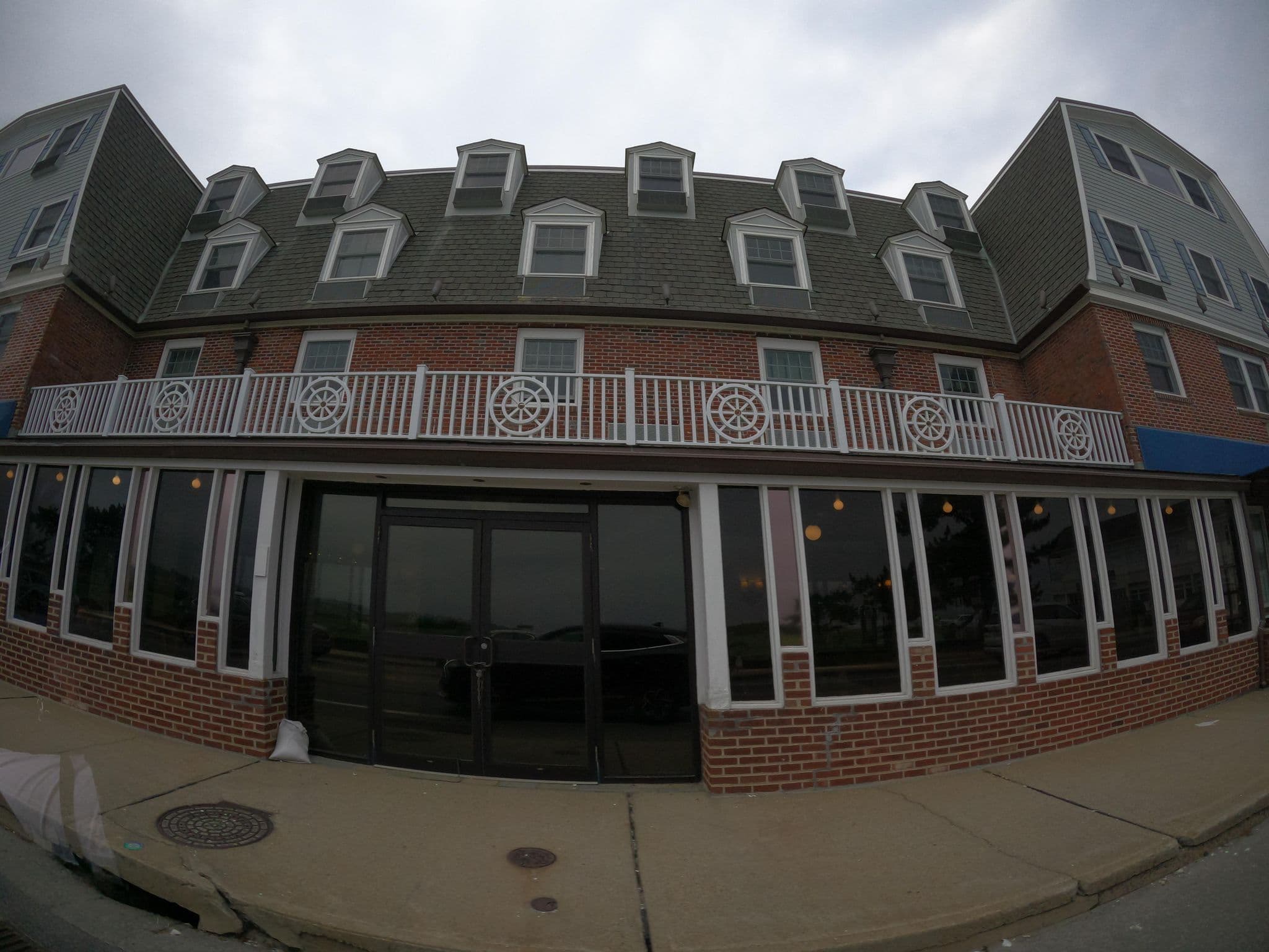Street view near Beach Inn, Newport — © roadgeek_md99 (CC BY-SA · Mapillary)