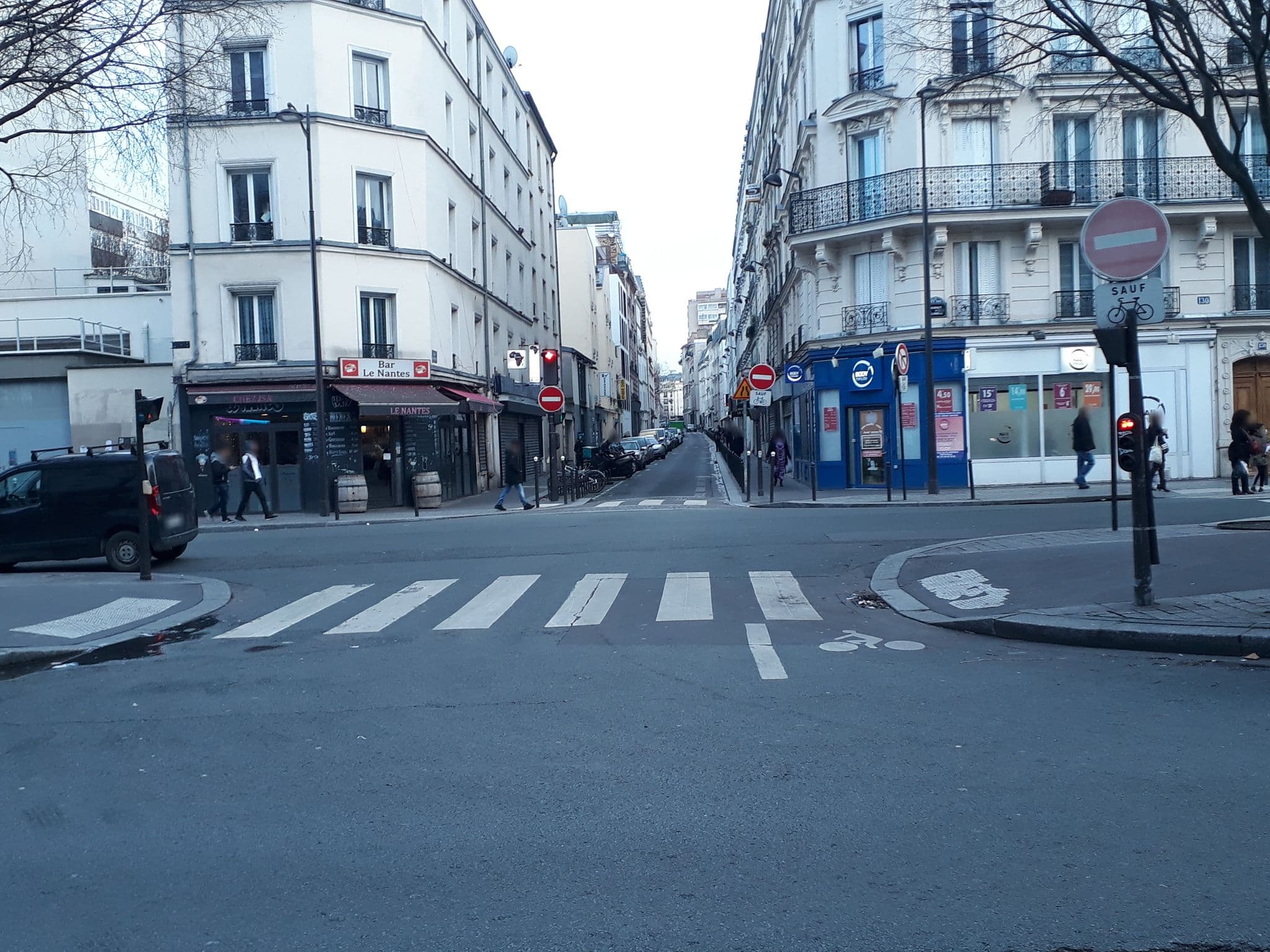 Street view near Hôtel Restaurant Campanile Paris La Villette, Paris 19 Buttes-Chaumont — © laurentlouf (CC BY-SA · Mapillary)
