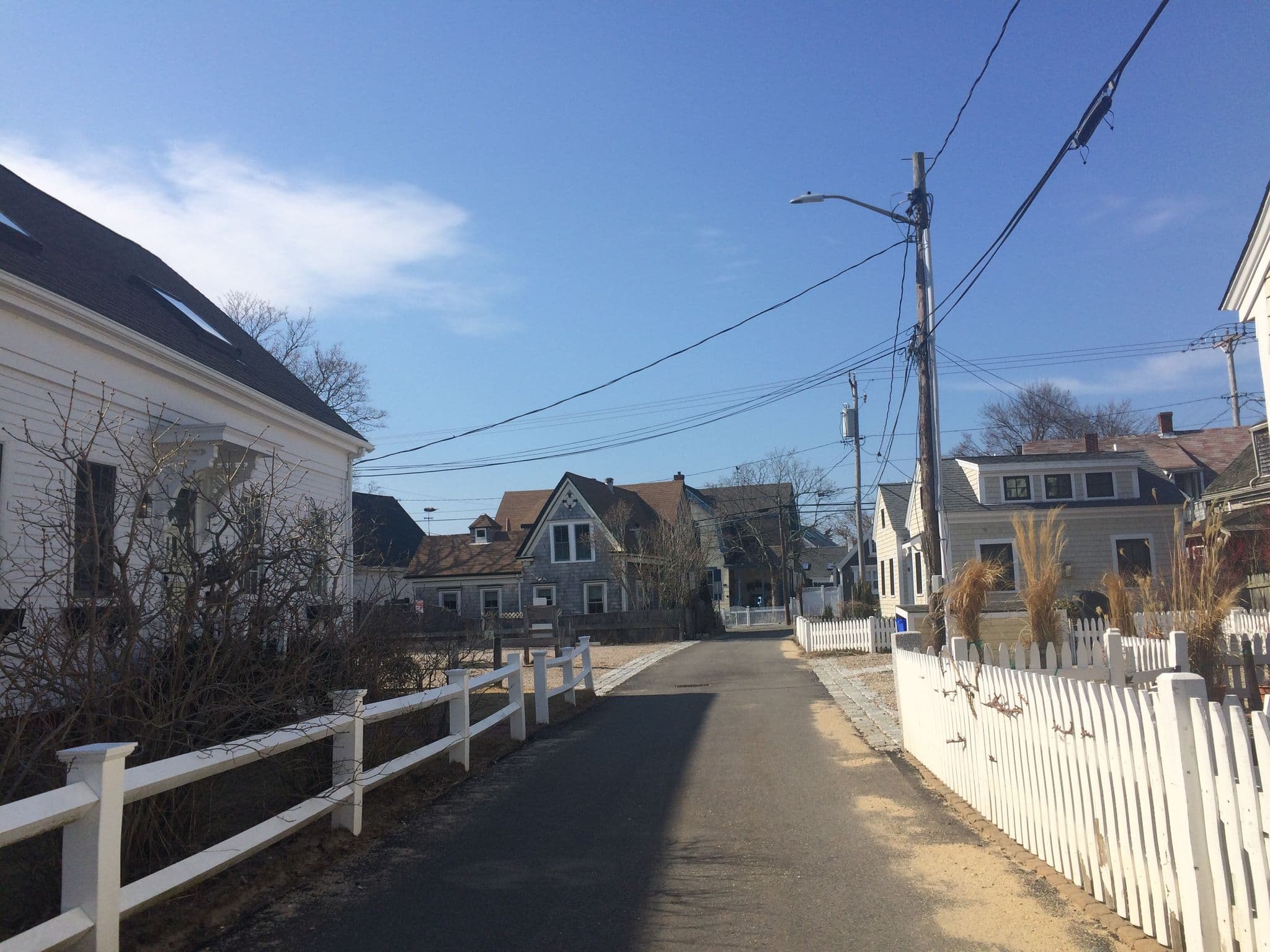 Street view near Black Pearl Inn, Provincetown — © osric (CC BY-SA · Mapillary)