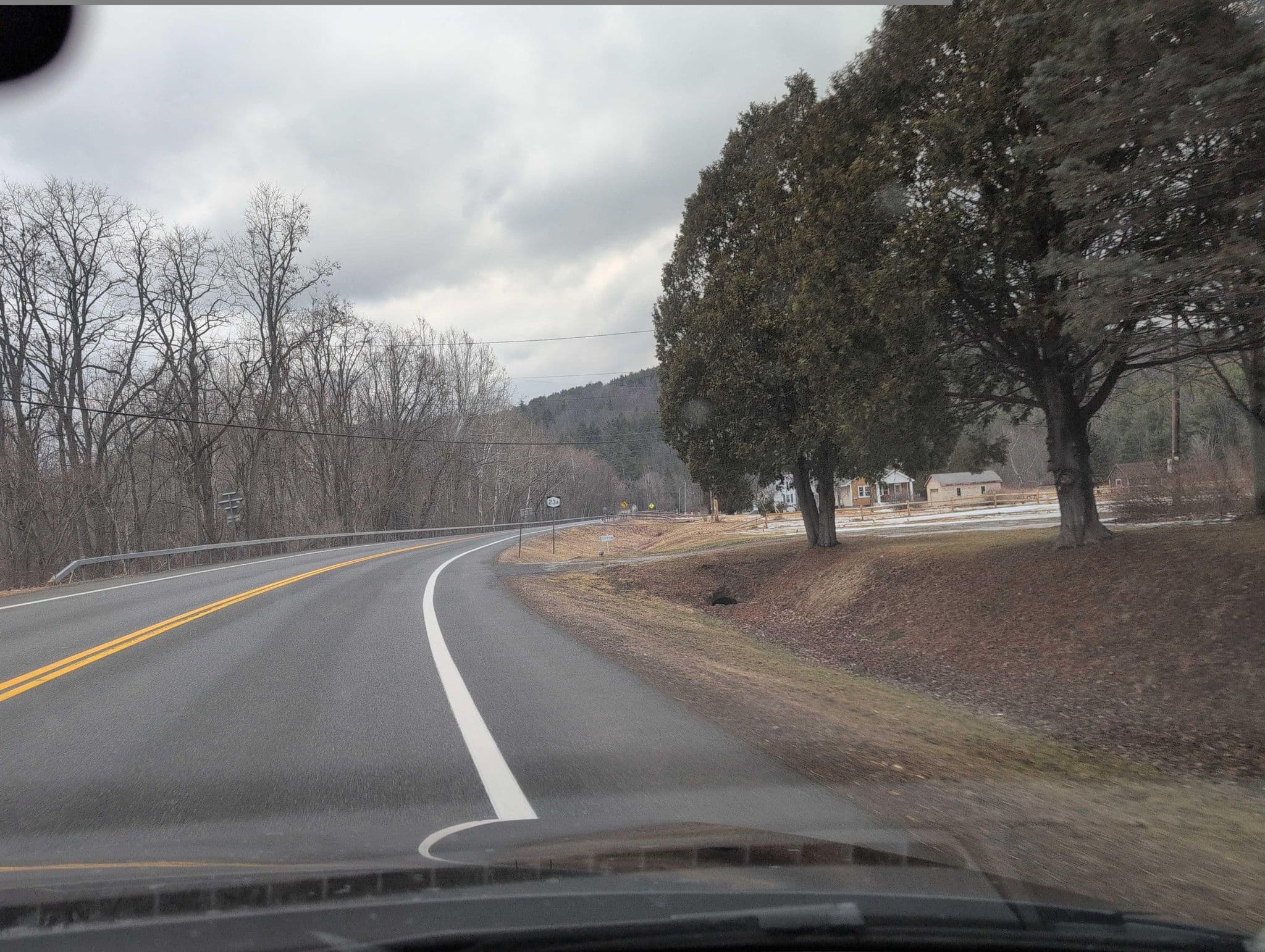 Street view near Mountain Meadow Inn, Palenville — © alrekur (CC BY-SA · Mapillary)