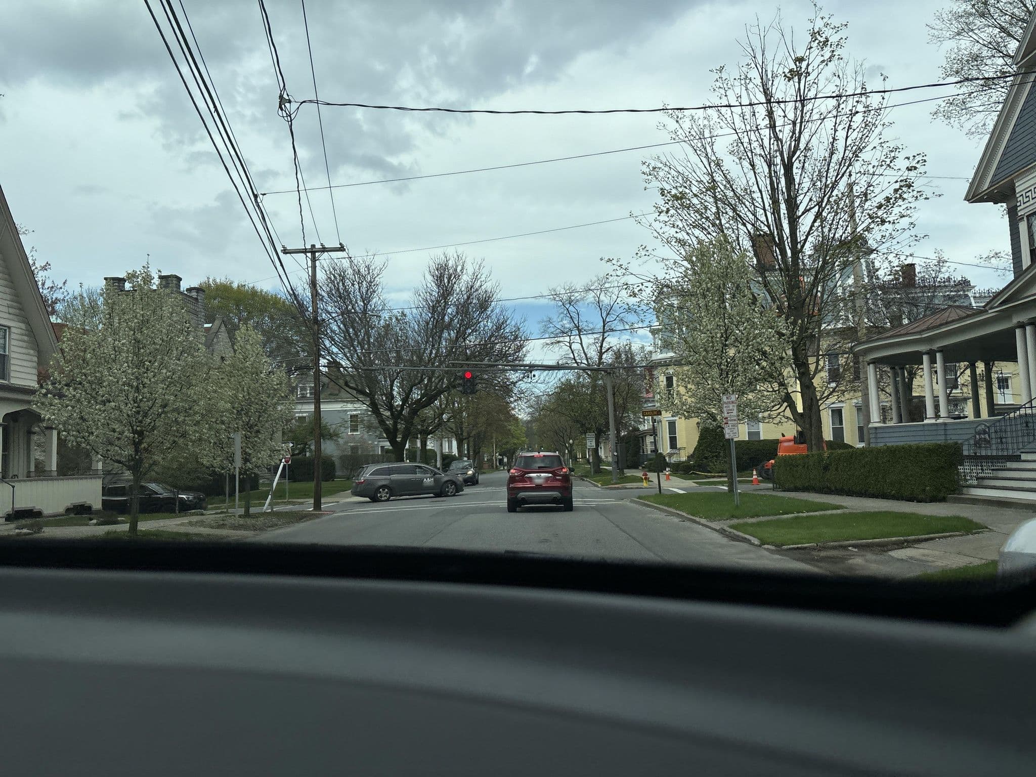 Street view near Circular Manor Bed And Breakfast, Saratoga Springs — © Dude1 (CC BY-SA · Mapillary)