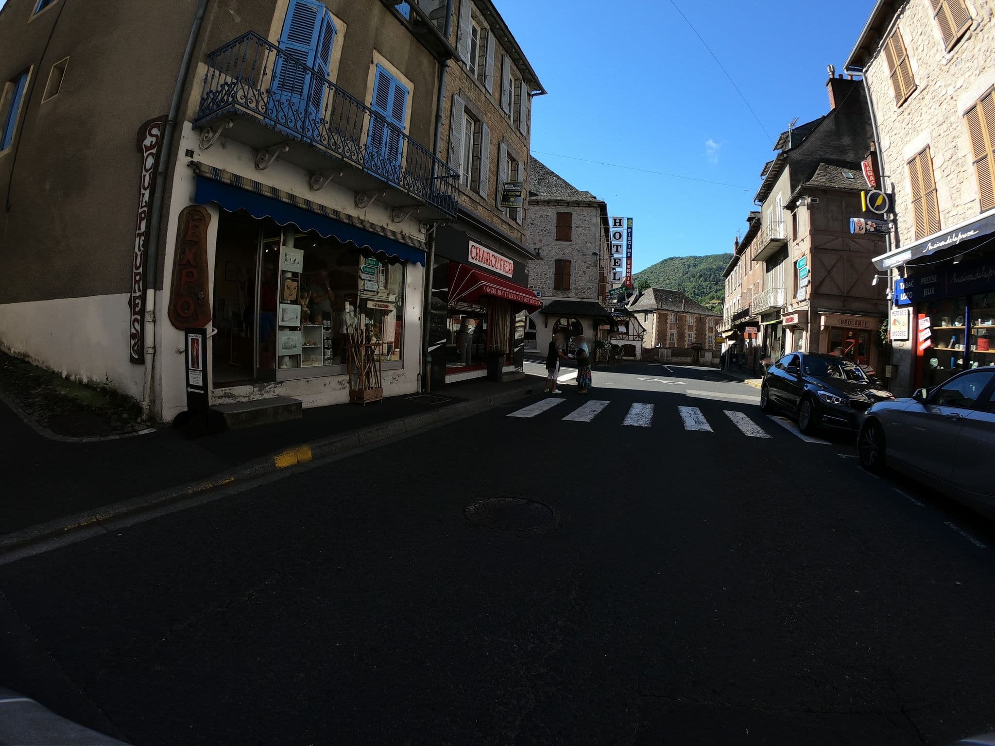 Street view near Grand hôtel du lion d'or, Entraygues-sur-Truyère — © joostjakob (CC BY-SA · Mapillary)