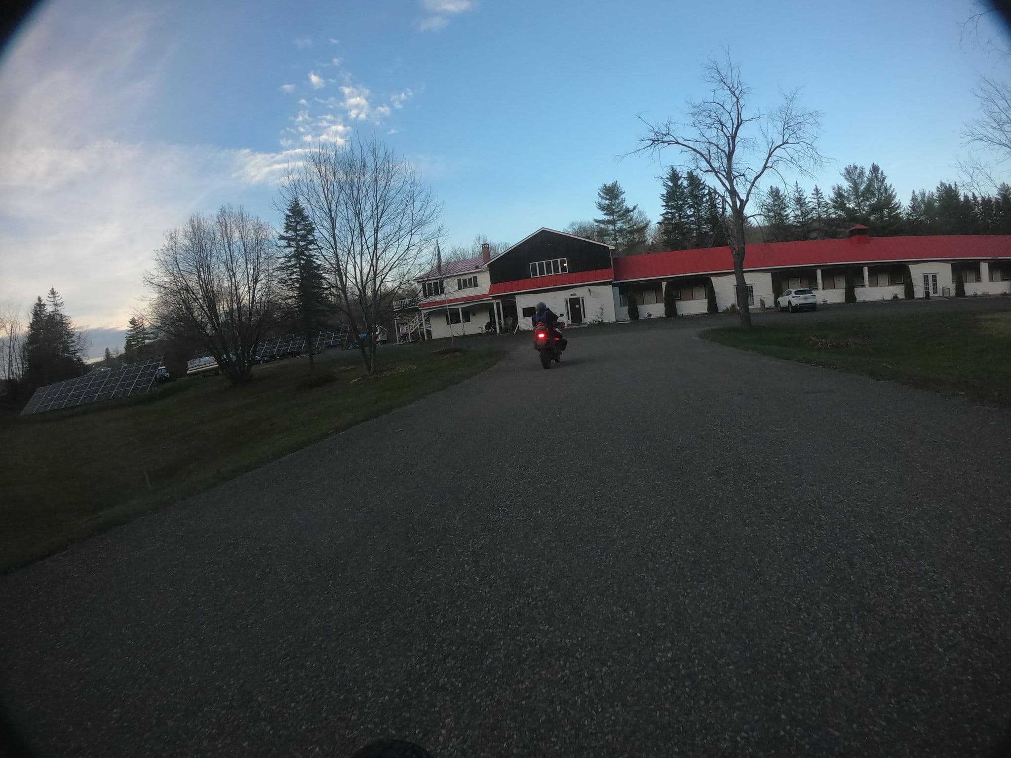 Street view near Hardwick Village Motel, Stowe — © pfbreton (CC BY-SA · Mapillary)