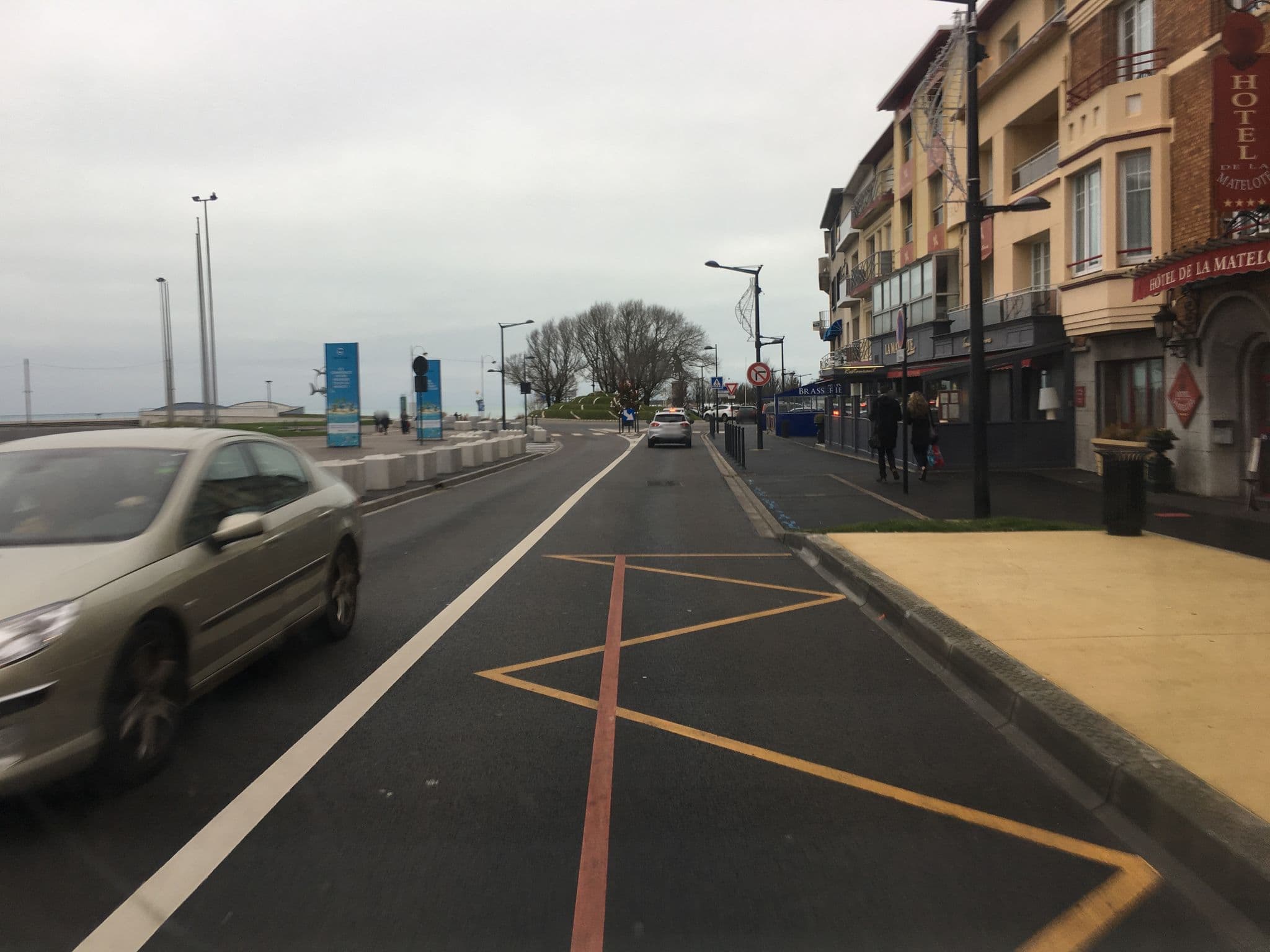 Street view near La Matelote, Boulogne-sur-Mer — © raymond (CC BY-SA · Mapillary)