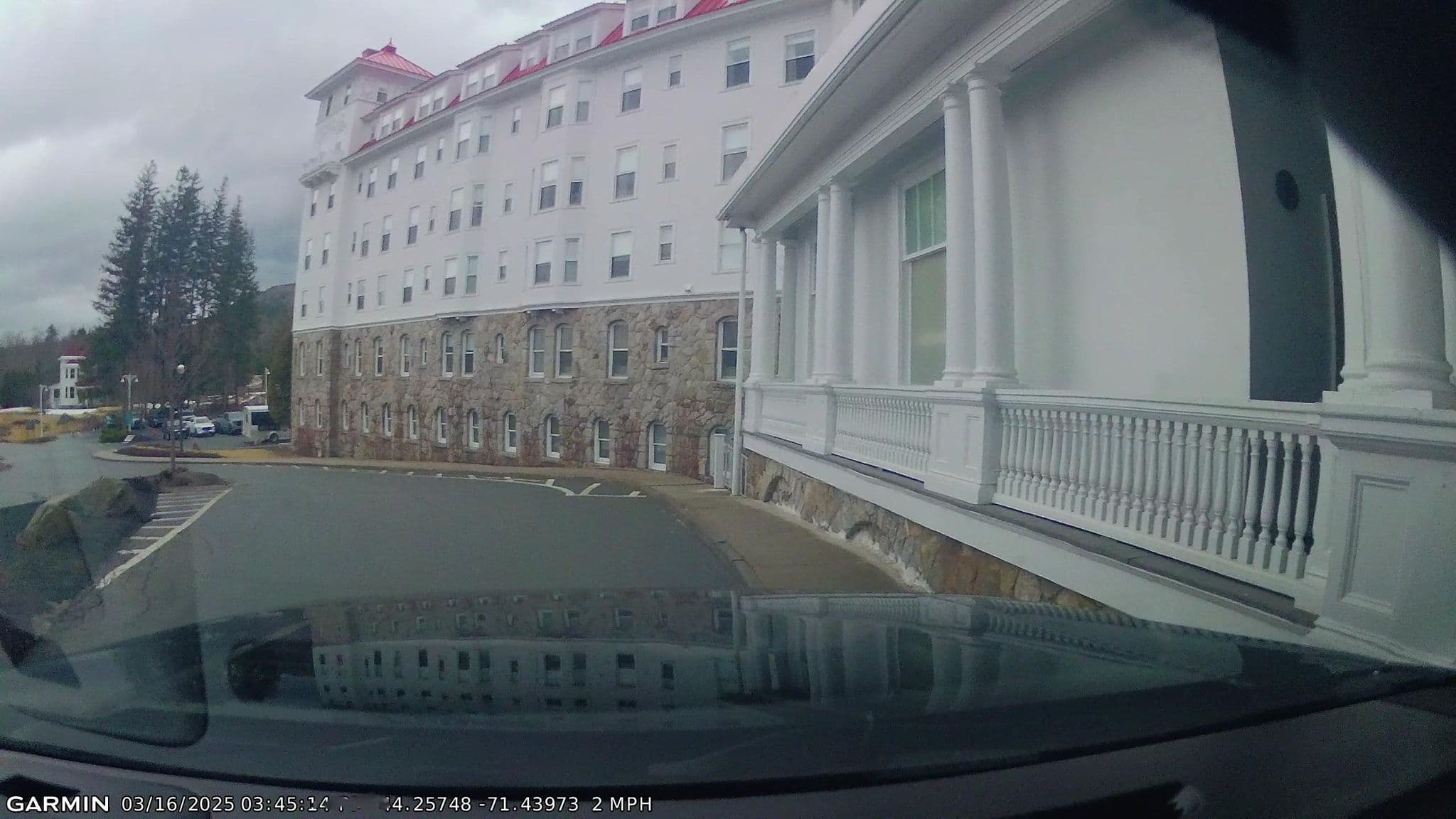 Street view near The Veranda At Mt. Washington Hotel, Berlin — © Lanka6359 (CC BY-SA · Mapillary)