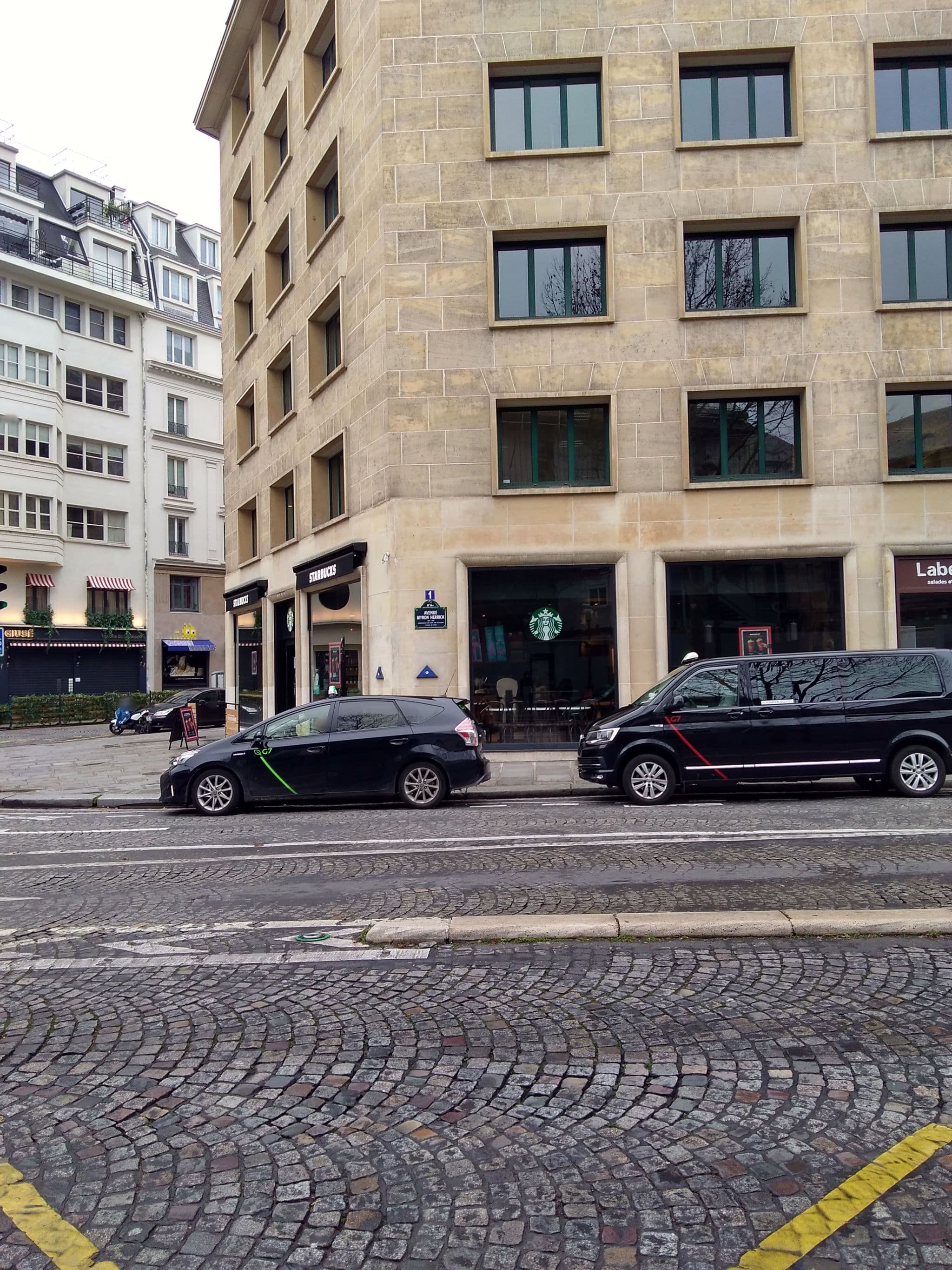 Street view near 123 Astotel, Paris 08 Élysée