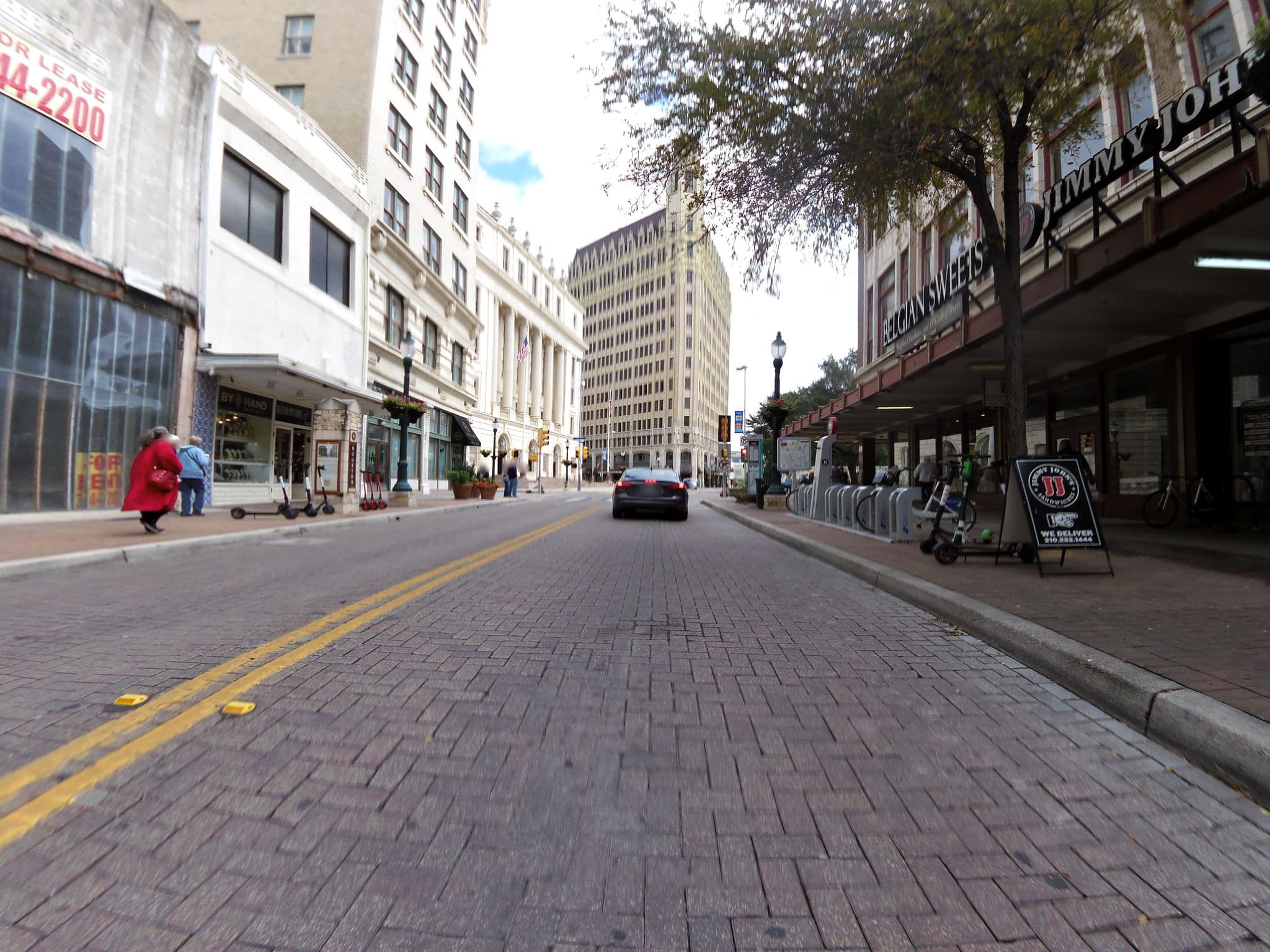 Street view near Hotel Indigo Downtown Alamo, San Antonio — © kre3d (CC BY-SA · Mapillary)
