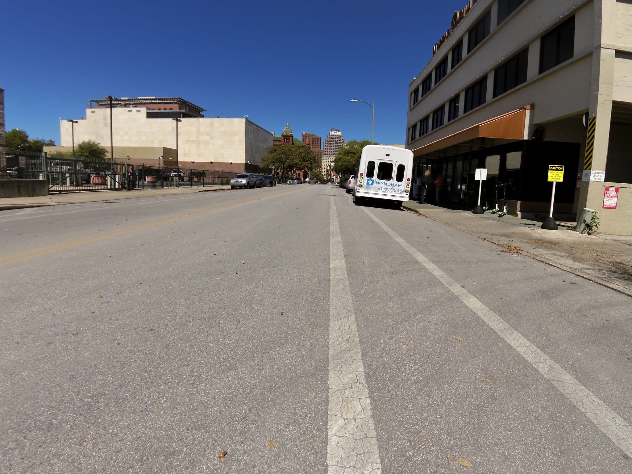 Street view near La Cascada - 8th floor, San Antonio — © kre3d (CC BY-SA · Mapillary)