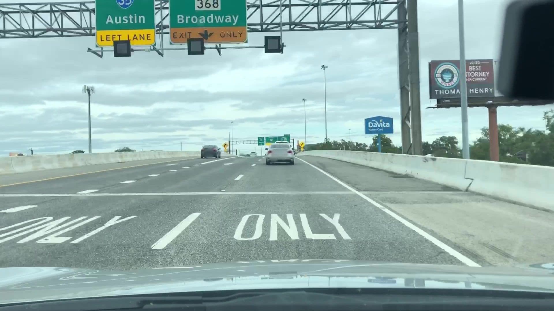 Street view near America's Best Value Inn & Suites Live Oak San Antonio, San Antonio — © lvl5 (CC BY-SA · Mapillary)