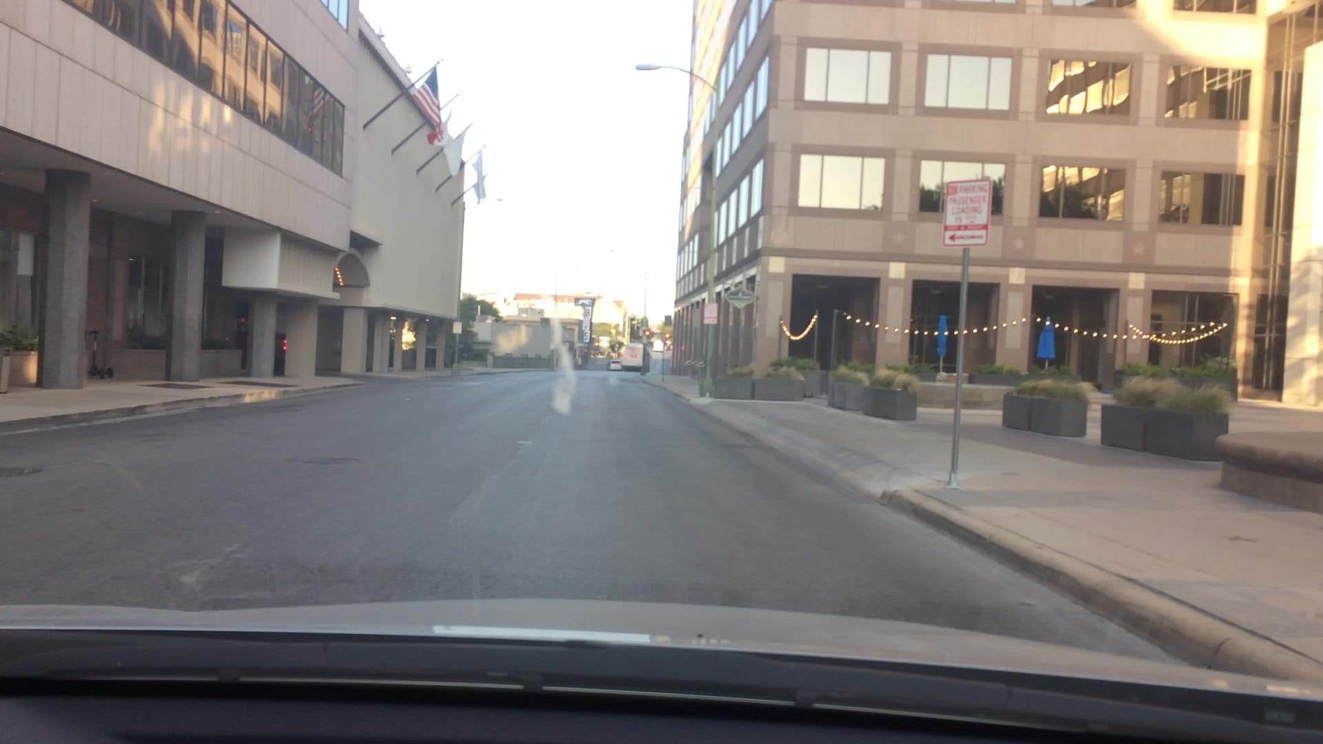 Street view near Crowne Plaza, San Antonio — © lvl5 (CC BY-SA · Mapillary)