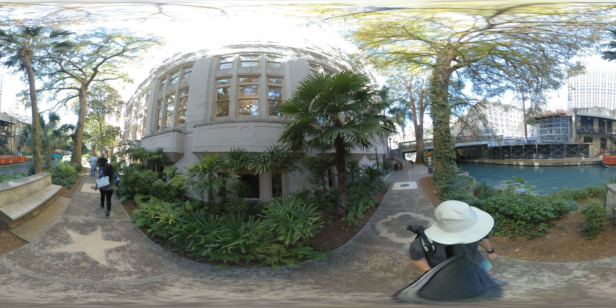 Street view near Drury Inn & Suites San Antonio Riverwalk, San Antonio — © kre3d (CC BY-SA · Mapillary)