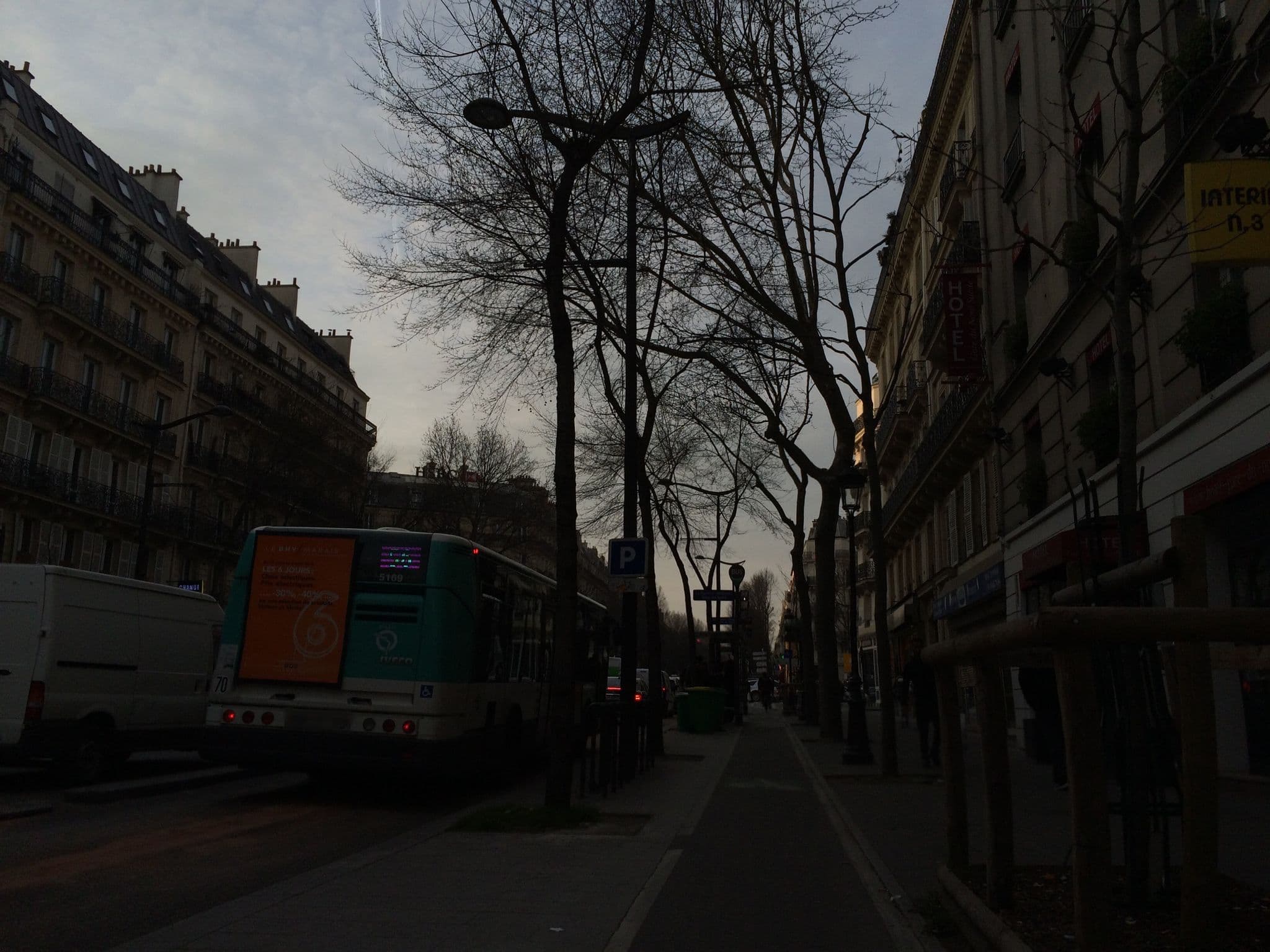 Street view near Léna, Paris 10e Arrondissement — © troch (CC BY-SA · Mapillary)