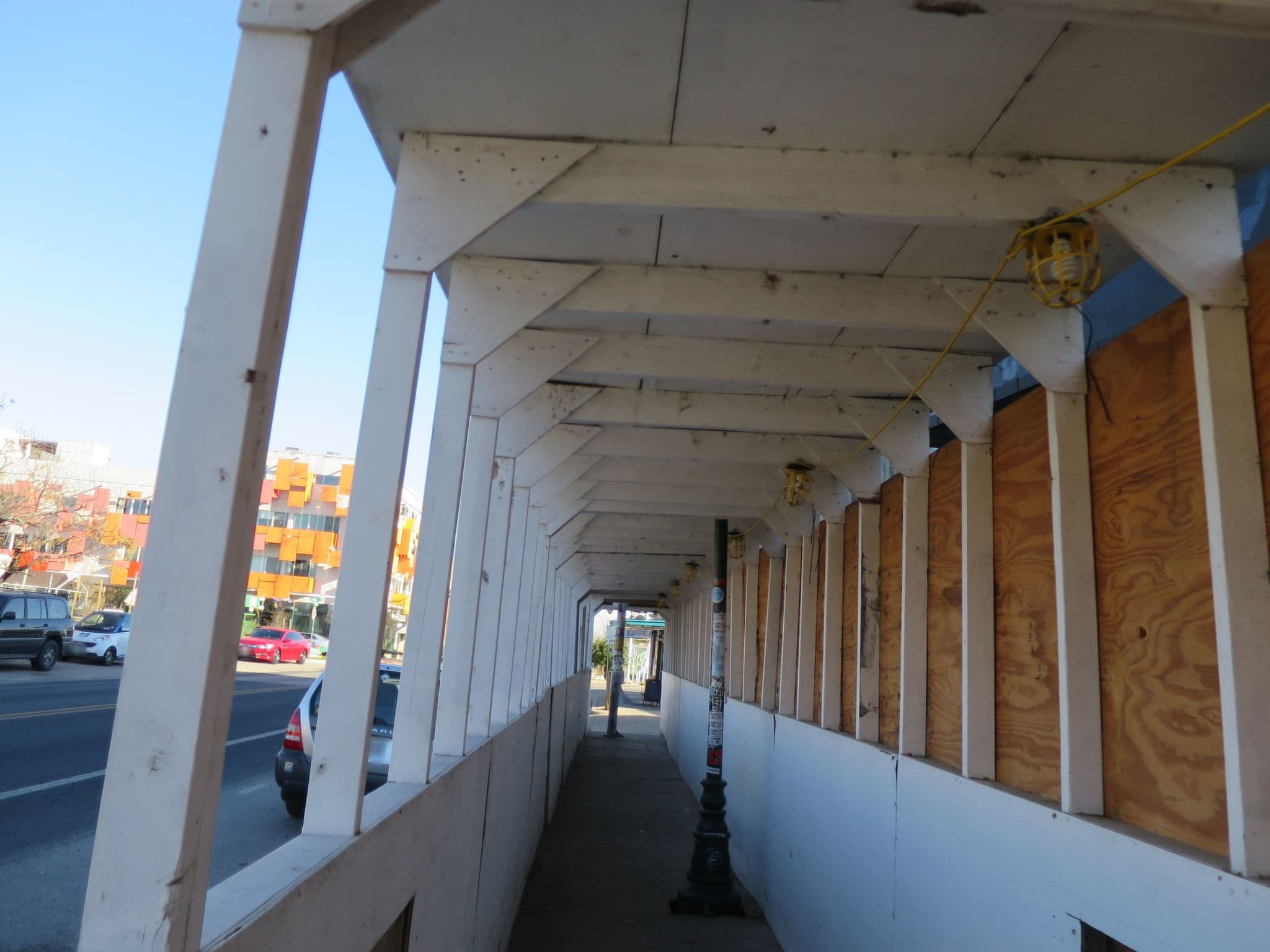 Street view near The Cat Noir Hotel, Austin — © richlv (CC BY-SA · Mapillary)