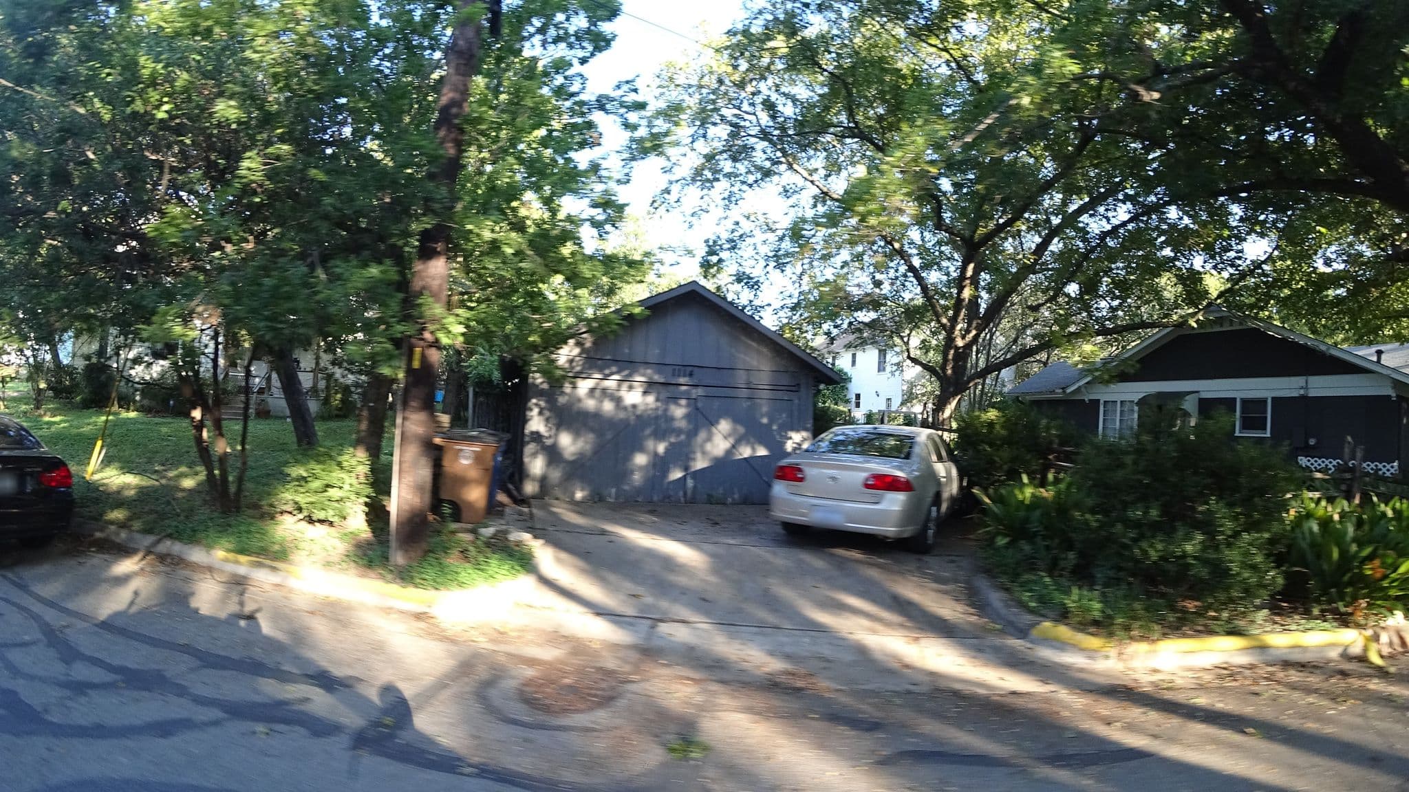 Street view near 1110 Carriage House Inn, University of Texas — © mly_aus01 (CC BY-SA · Mapillary)