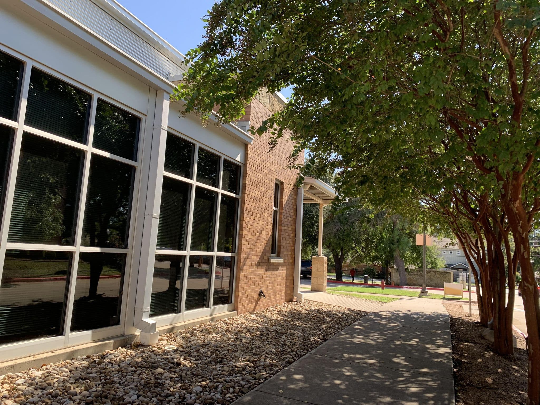 Street view near wildcat inn, University of Texas — © jroseaph (CC BY-SA · Mapillary)