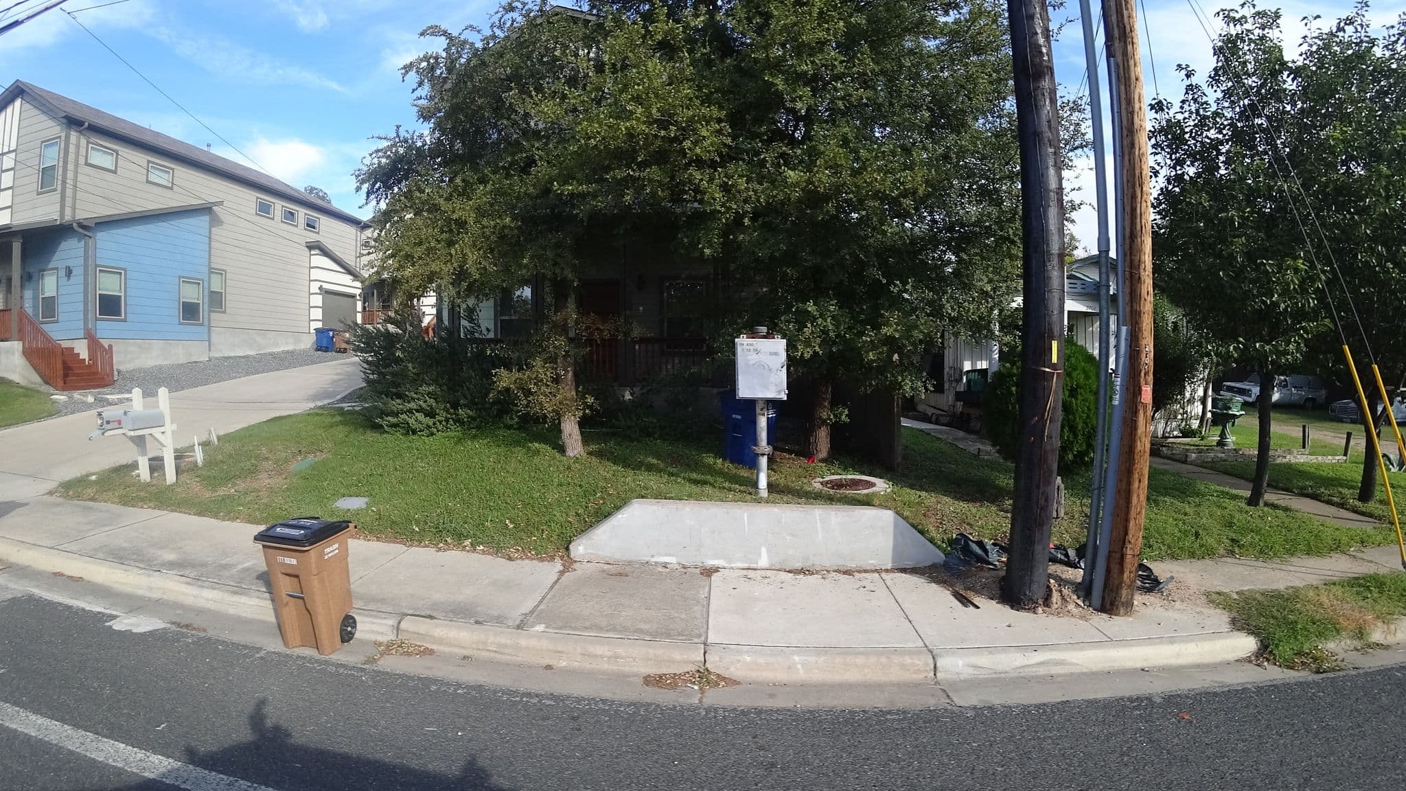 Street view near East Austin Vacation Rental, University of Texas — © mly_aus04 (CC BY-SA · Mapillary)