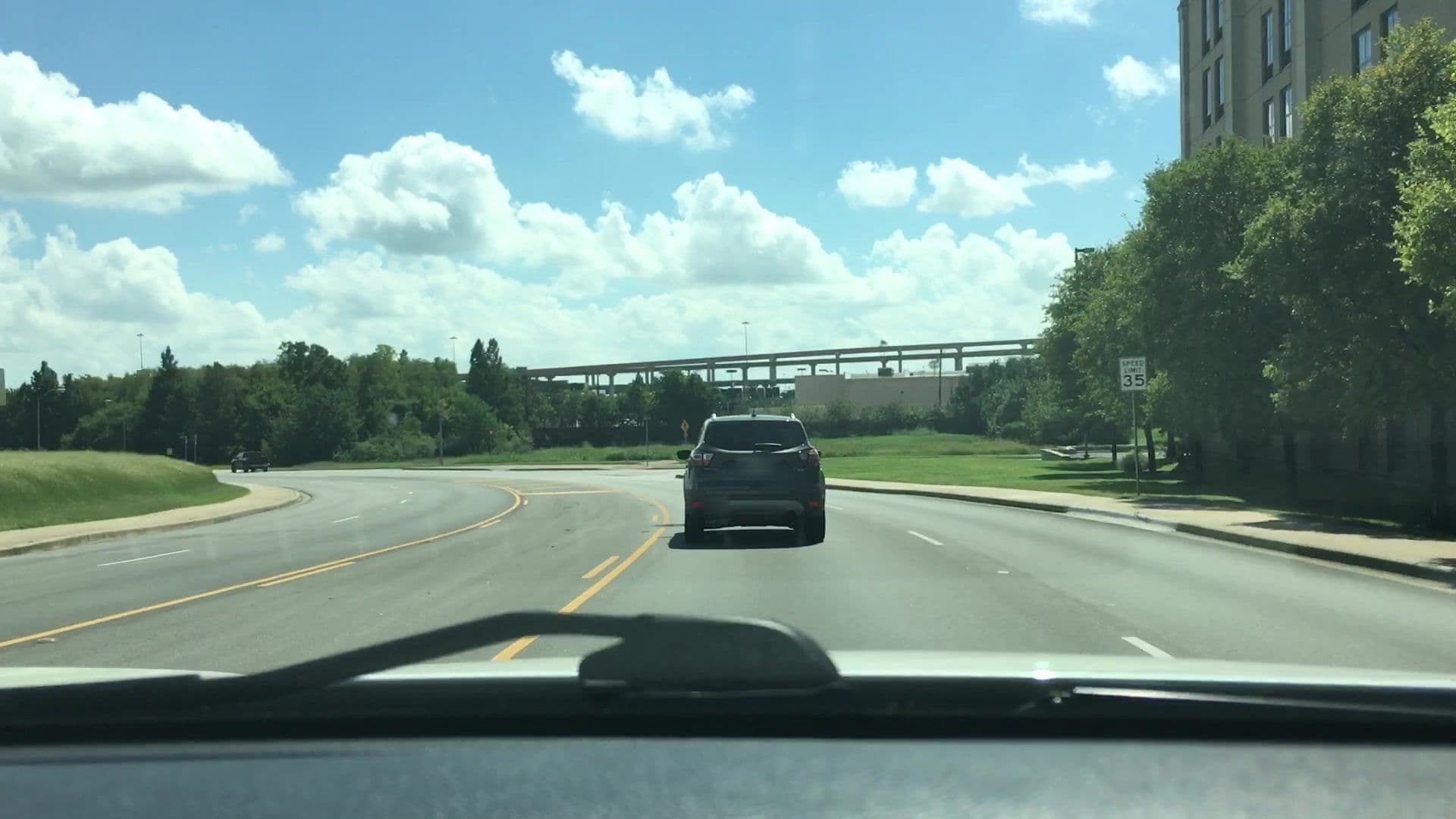 Street view near Hilton, Round Rock — © lvl5 (CC BY-SA · Mapillary)