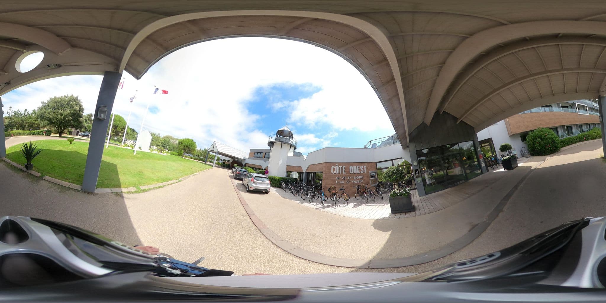 Street view near Côte Ouest Thalasso&Spa Les Sables d'Olonne MGallery by Sofitel, Les Sables-d'Olonne — © u4y0u (CC BY-SA · Mapillary)