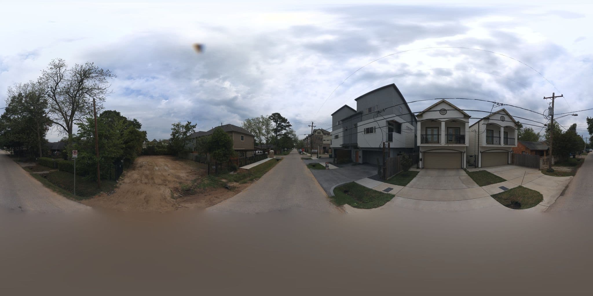 Street view near Laulan, Hunters Creek Village — © microsoft (CC BY-SA · Mapillary)