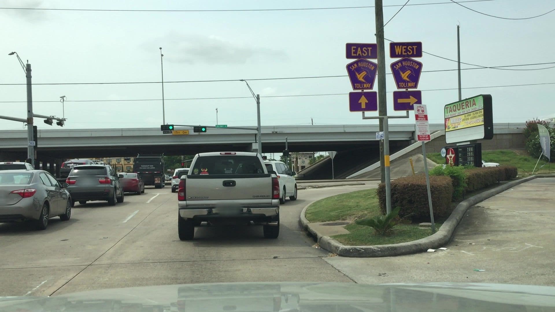 Street view near Complimentary Breakfast, Jersey Village — © lvl5 (CC BY-SA · Mapillary)
