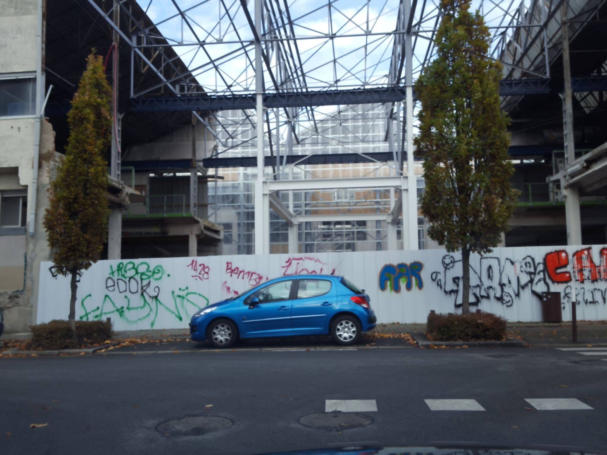 Street view near Résidence Stud'art Île de Nantes, Nantes — © thibphil (CC BY-SA · Mapillary)