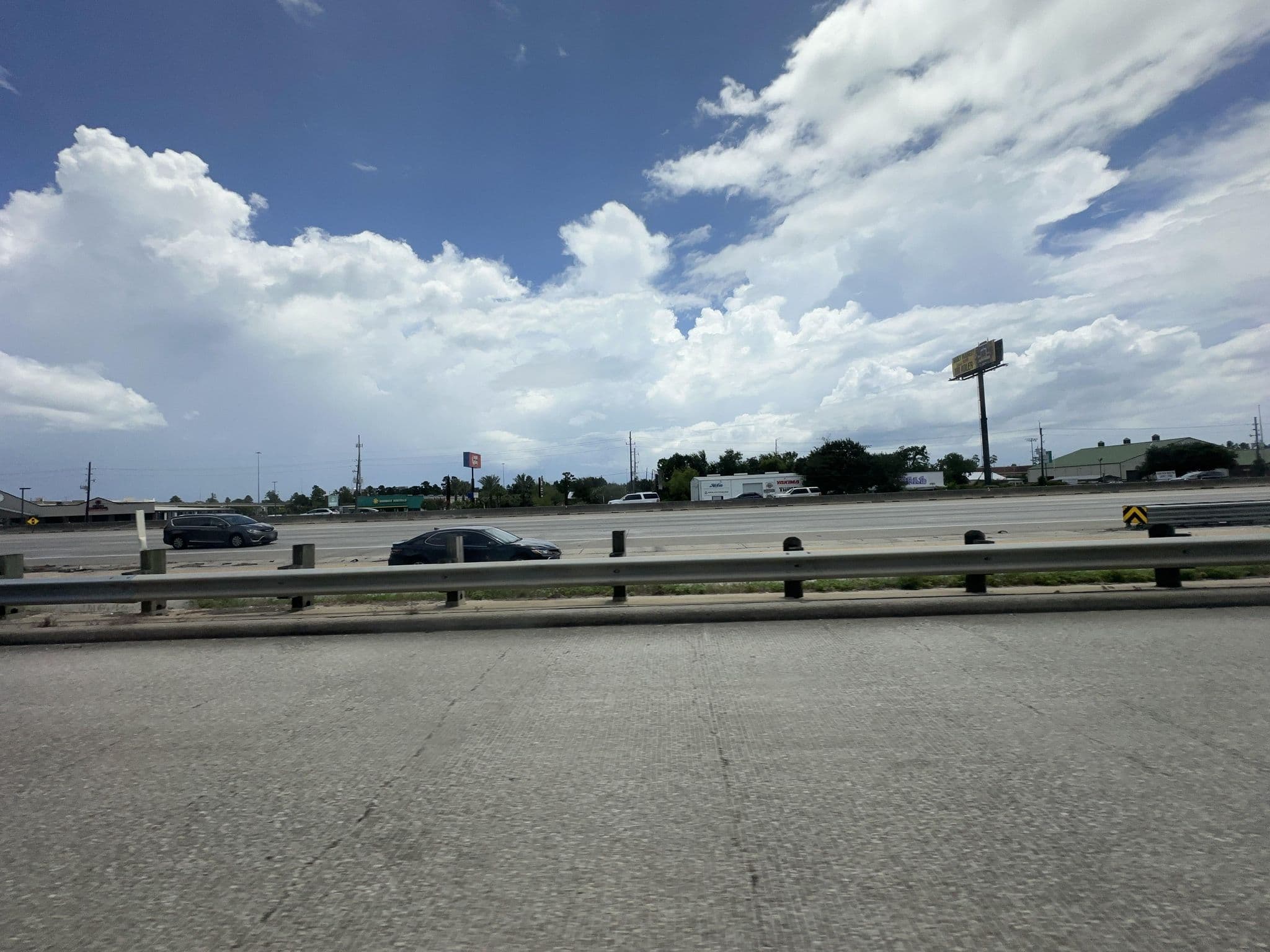 Street view near Courtyard Marriott on Louetta road, Spring — © carto-grapher (CC BY-SA · Mapillary)