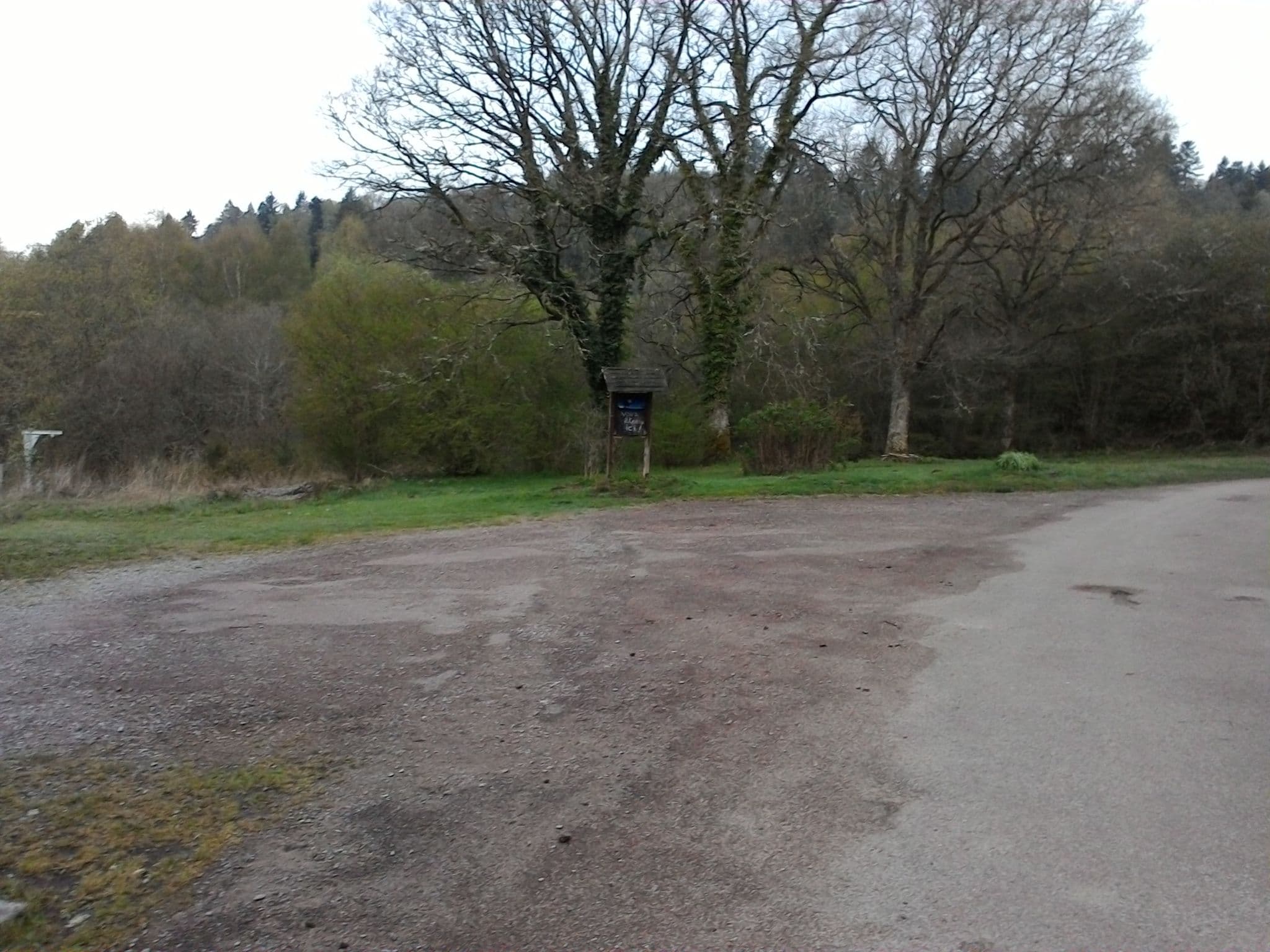Street view near Domaine de la Pierre Ronde, Saulieu — © mprins (CC BY-SA · Mapillary)