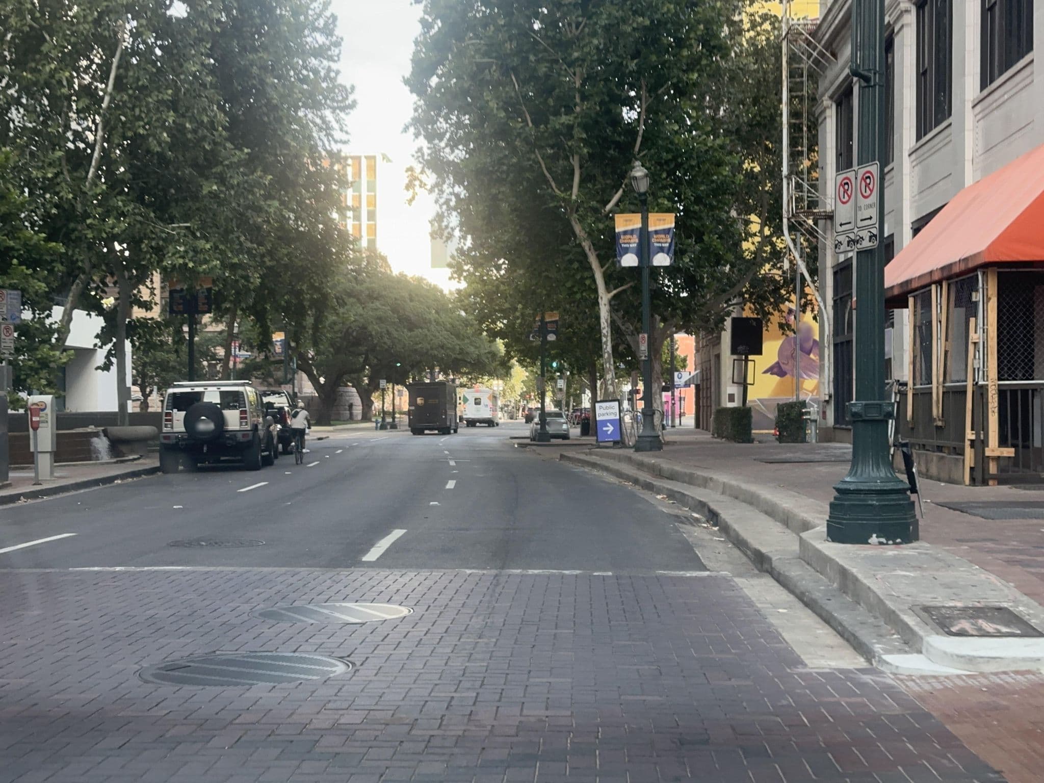 Street view near Prohotel International, Houston — © carto-grapher (CC BY-SA · Mapillary)