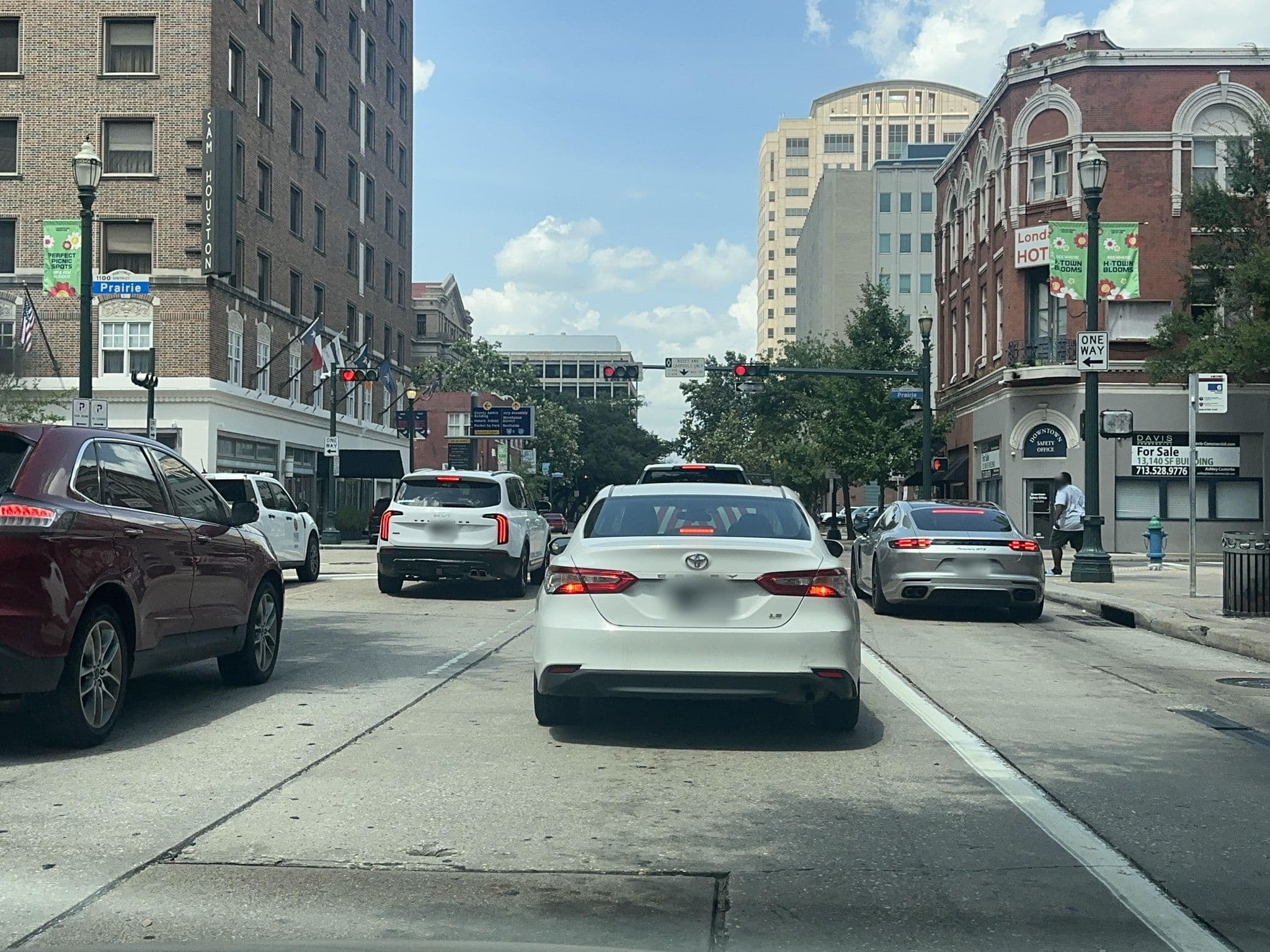 Street view near Aldn Hotel #706, Houston — © carto-grapher (CC BY-SA · Mapillary)