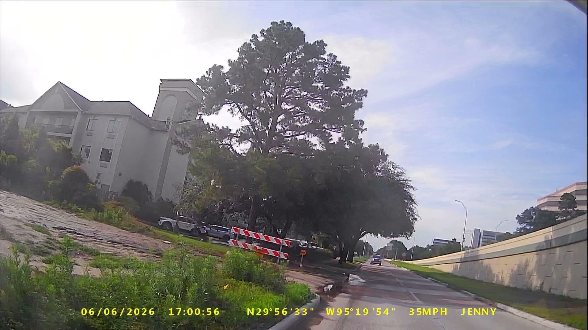 Street view near 4th Floor Wolfe Suite, Aldine — © graharg (CC BY-SA · Mapillary)