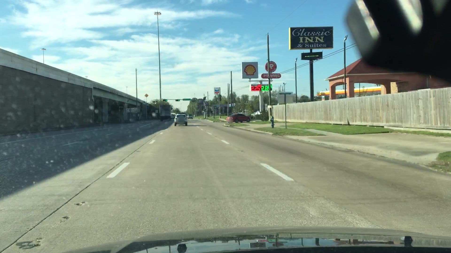 Street view near Classic inn, Aldine — © lvl5 (CC BY-SA · Mapillary)