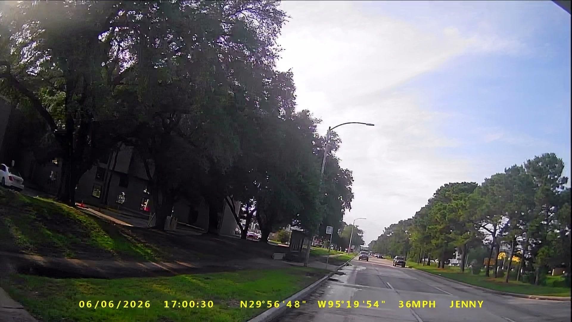 Street view near Doubletree by Hilton Hotel Houston Hobby Airport Pool, Aldine — © graharg (CC BY-SA · Mapillary)
