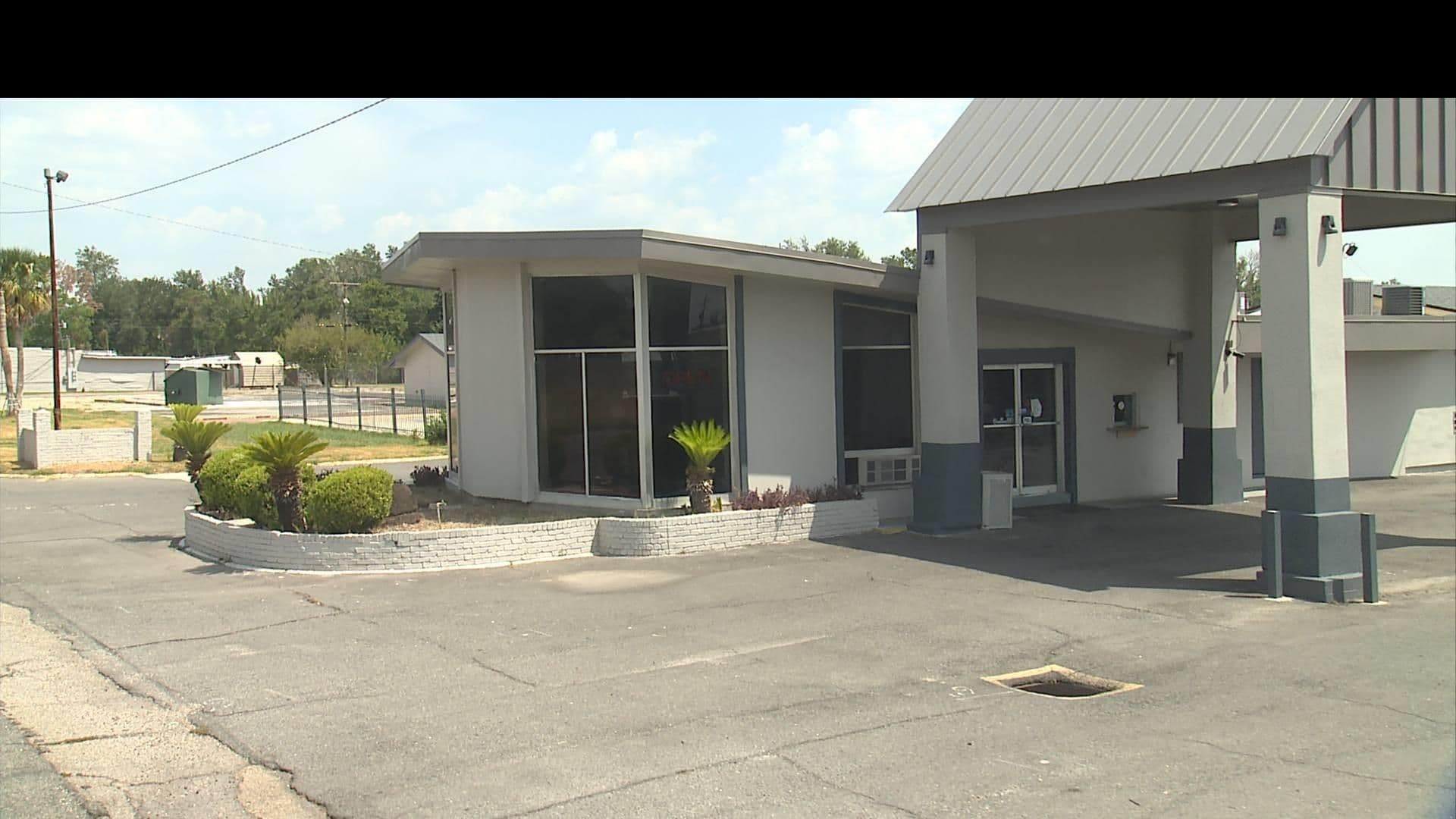 Street view near Belmont Motor Hotel, Lake Charles — © WR2_2023 (CC BY-SA · Mapillary)
