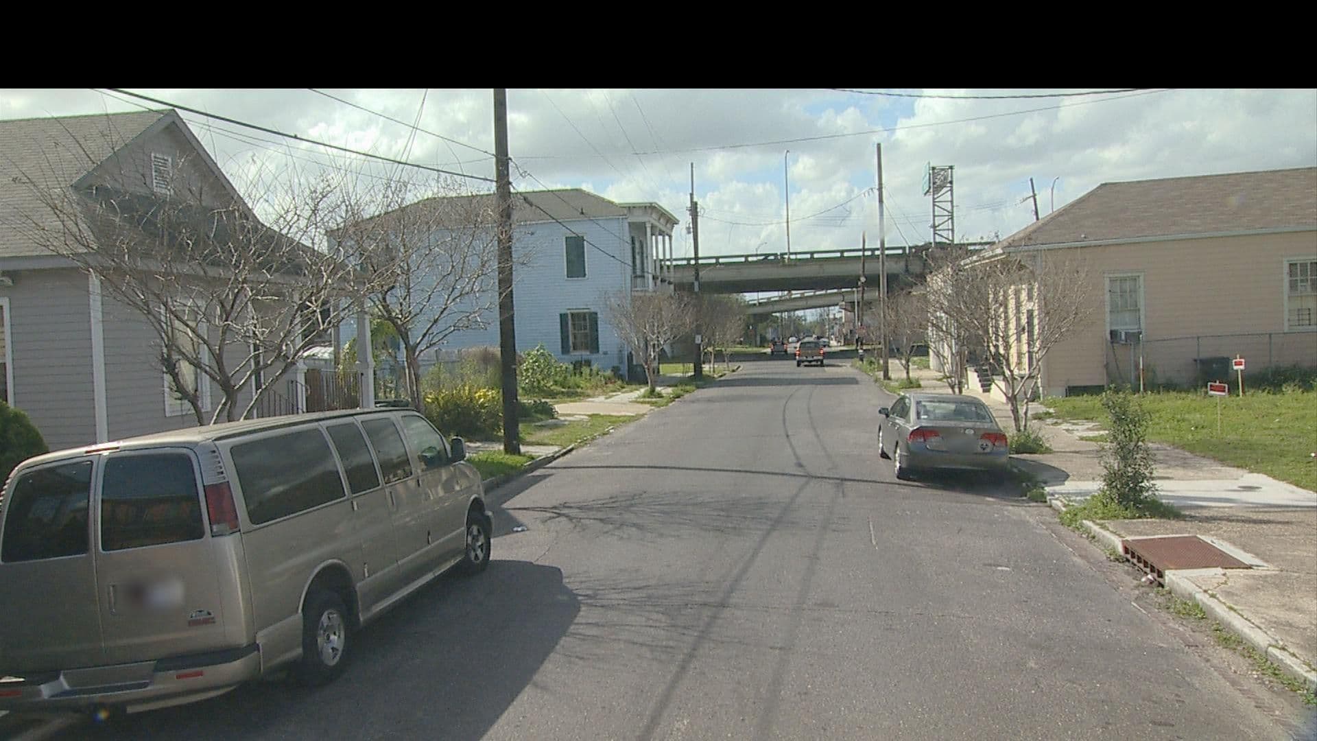 Street view near Blue Crawfish Hotel, New Orleans — © FF_Loc1 (CC BY-SA · Mapillary)