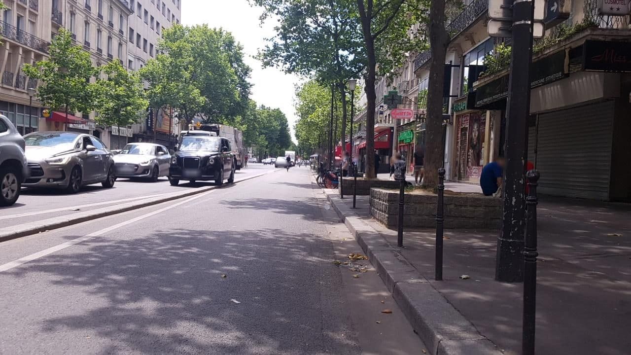 Street view near Cosmotel, Paris 10 Entrepôt — © changchun1 (CC BY-SA · Mapillary)