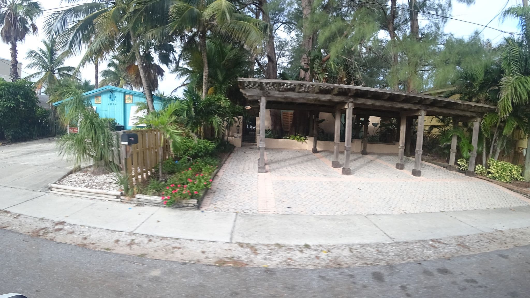 Street view near Starfish Beach, Holmes Beach — © jpace (CC BY-SA · Mapillary)