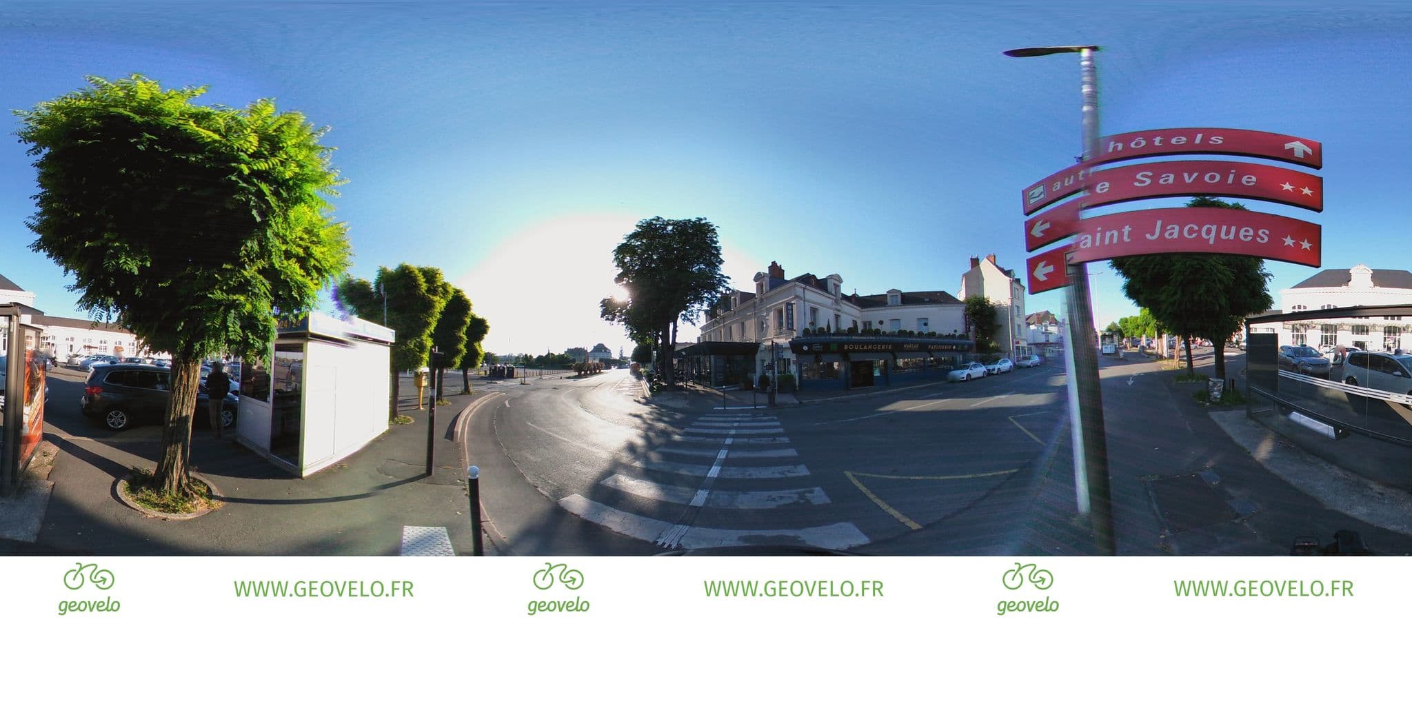 Street view near Best Western Blois Chateau, Blois — © simon_geovelo (CC BY-SA · Mapillary)