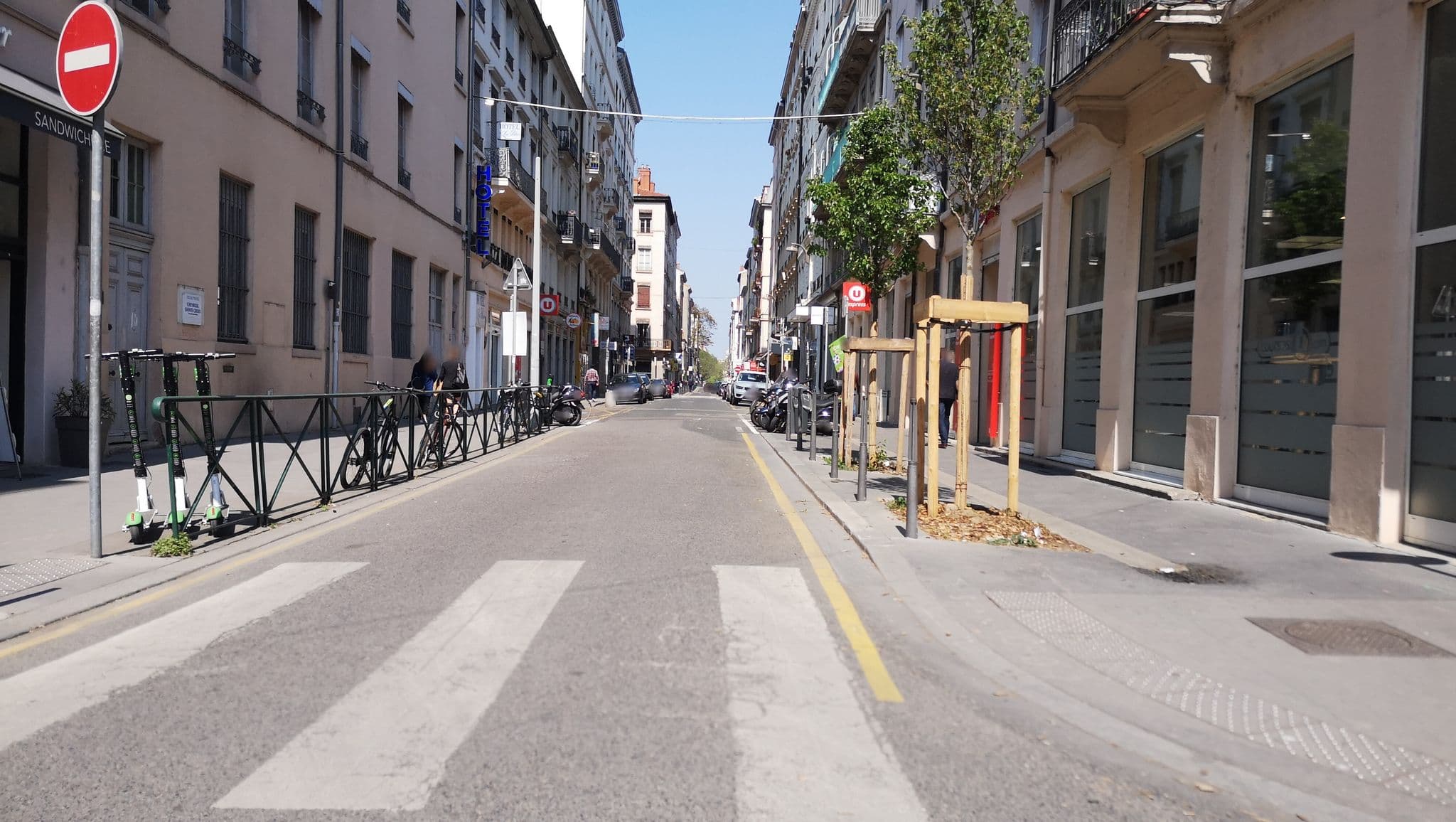 Street view near Le Lys Bleu, Lyon 02 — © blueberry (CC BY-SA · Mapillary)