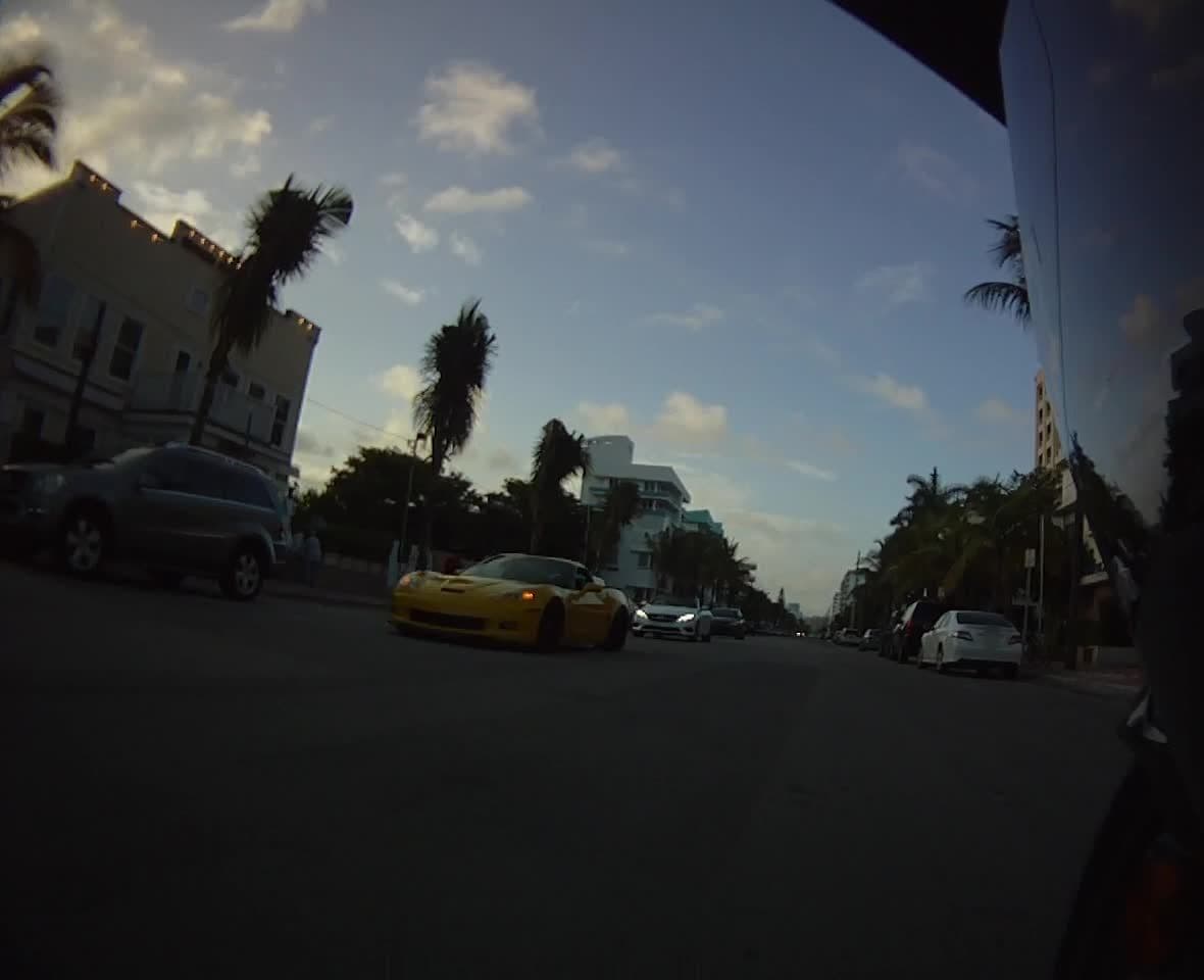 Street view near Hilton, Miami Beach — © richlv (CC BY-SA · Mapillary)