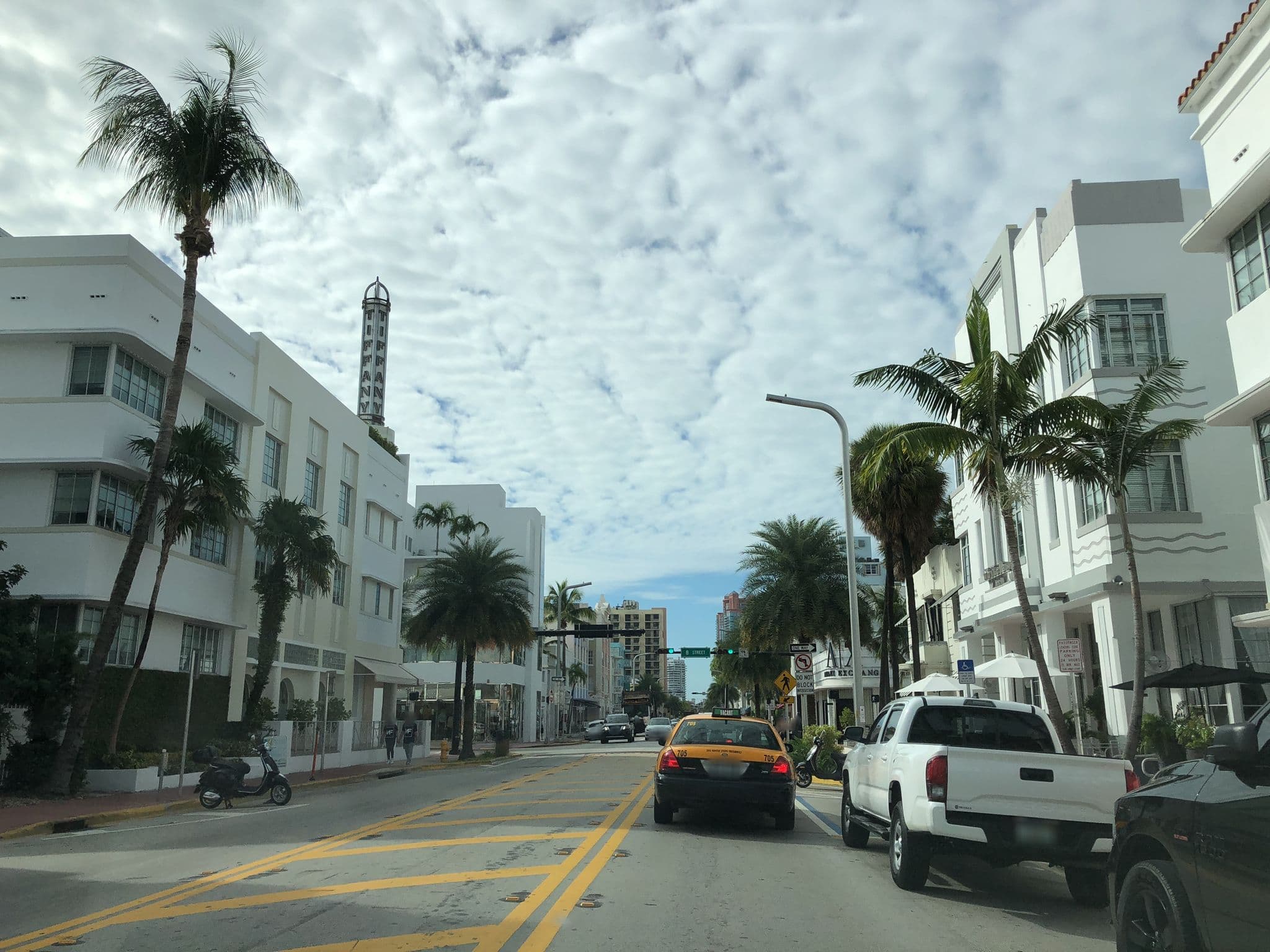 Street view near Posh, Miami Beach — © laye (CC BY-SA · Mapillary)