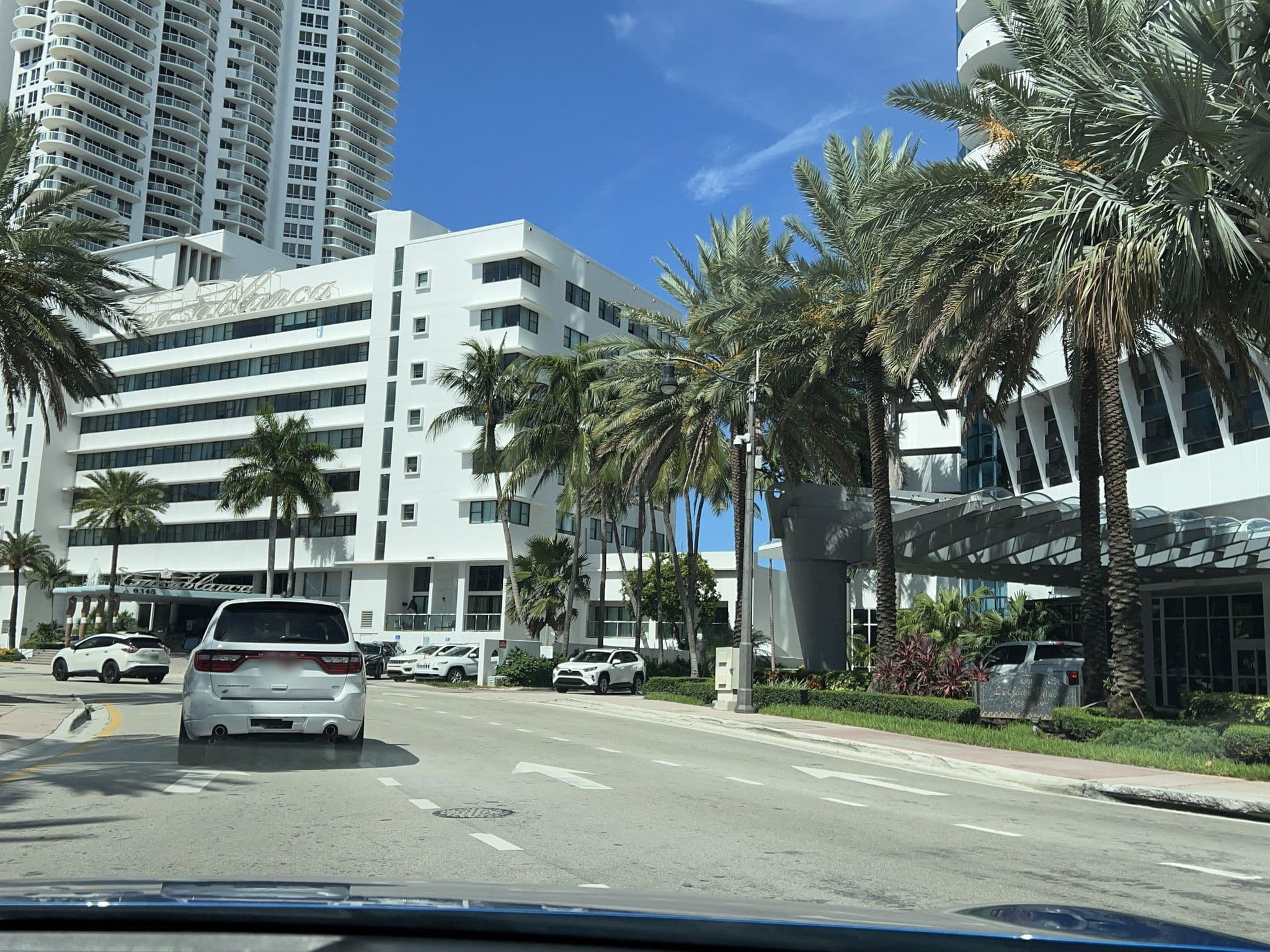 Street view near Lombardy Inn Miami, Isle of Normandy — © Satsuka_Osaka (CC BY-SA · Mapillary)