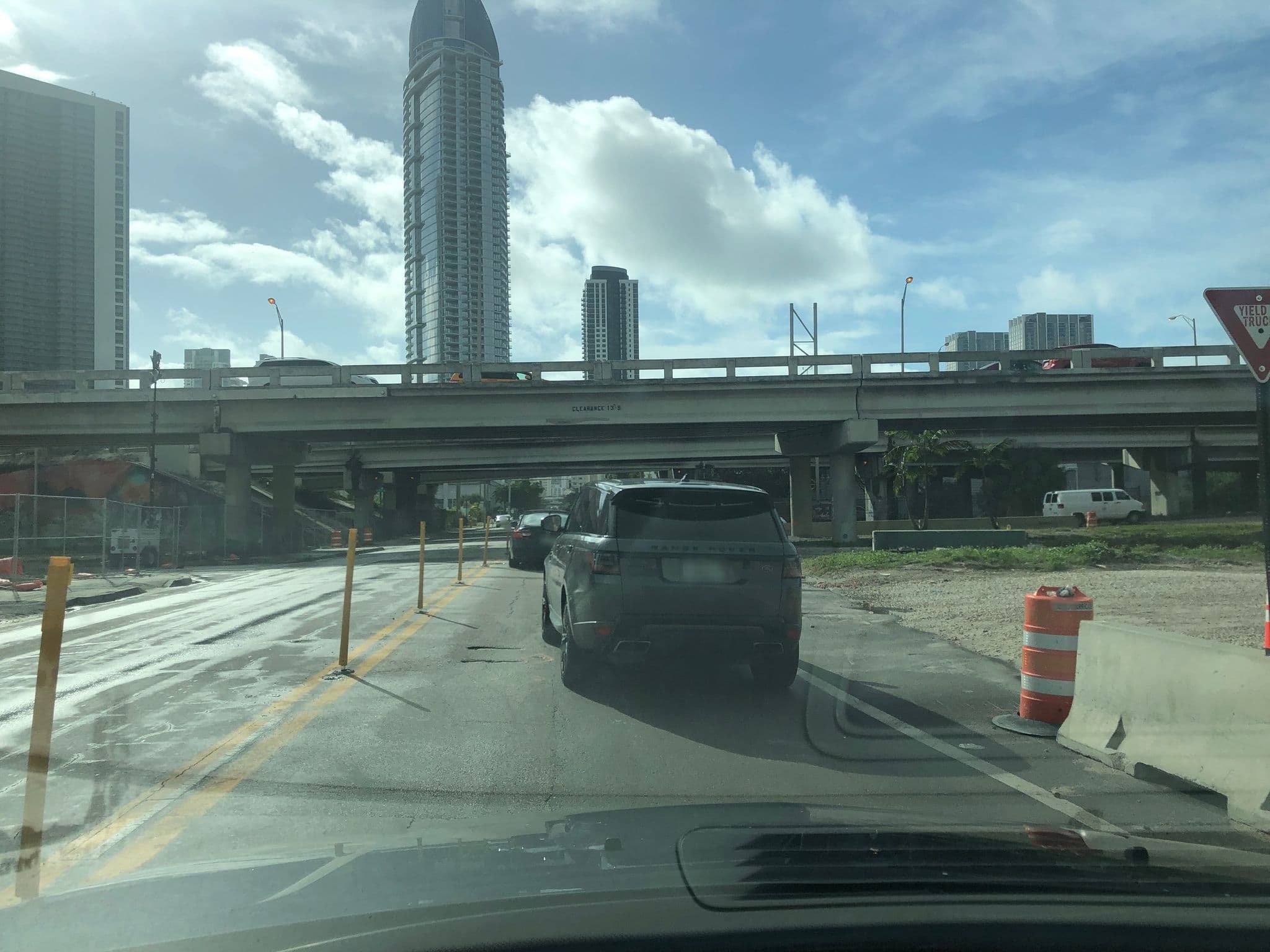 Street view near South Knights Inn, Miami — © luisjmateo (CC BY-SA · Mapillary)